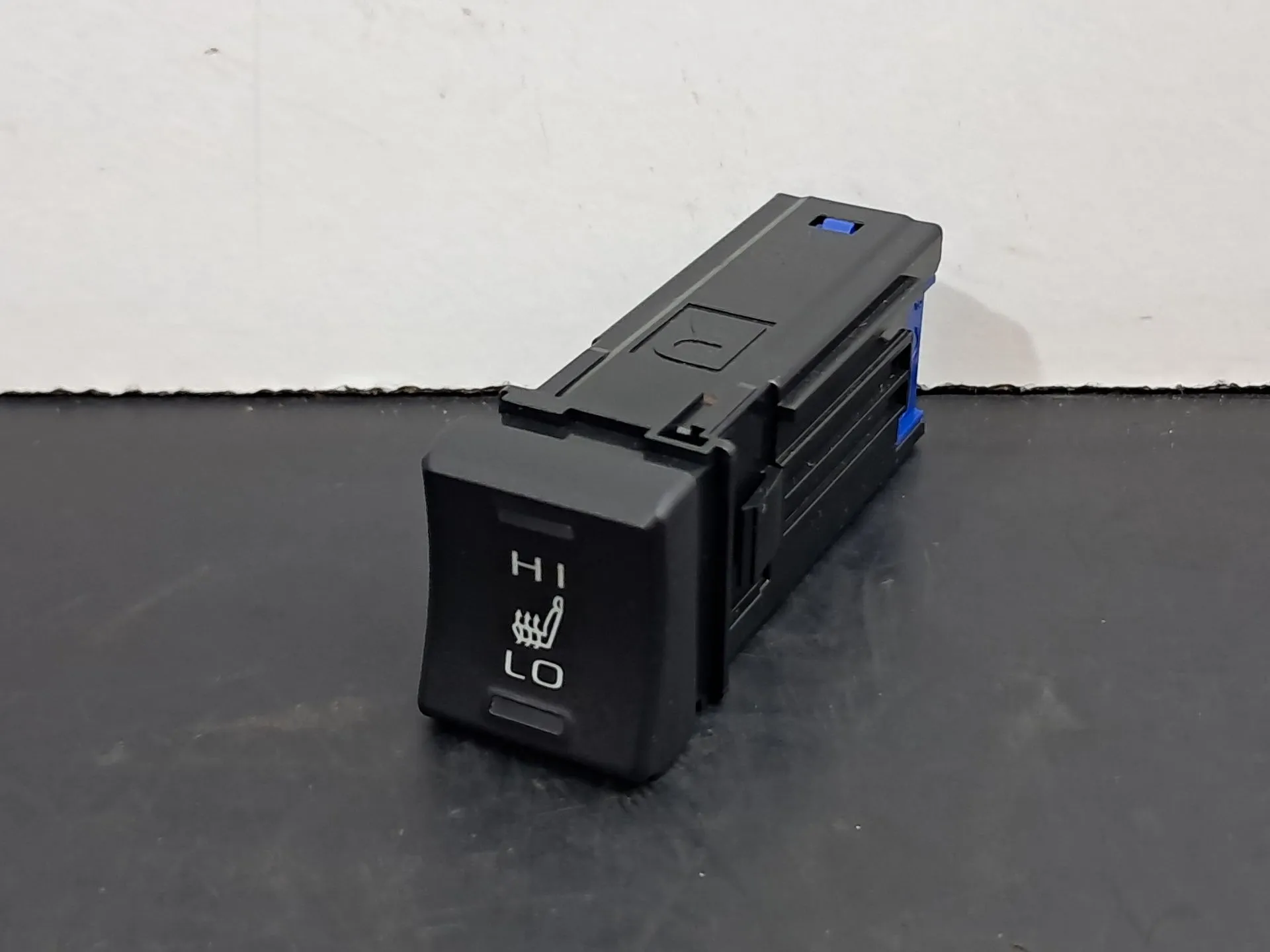 Botão / interruptor aquecimento de bancos TOYOTA RAV4 V (_A5_, _H5_)