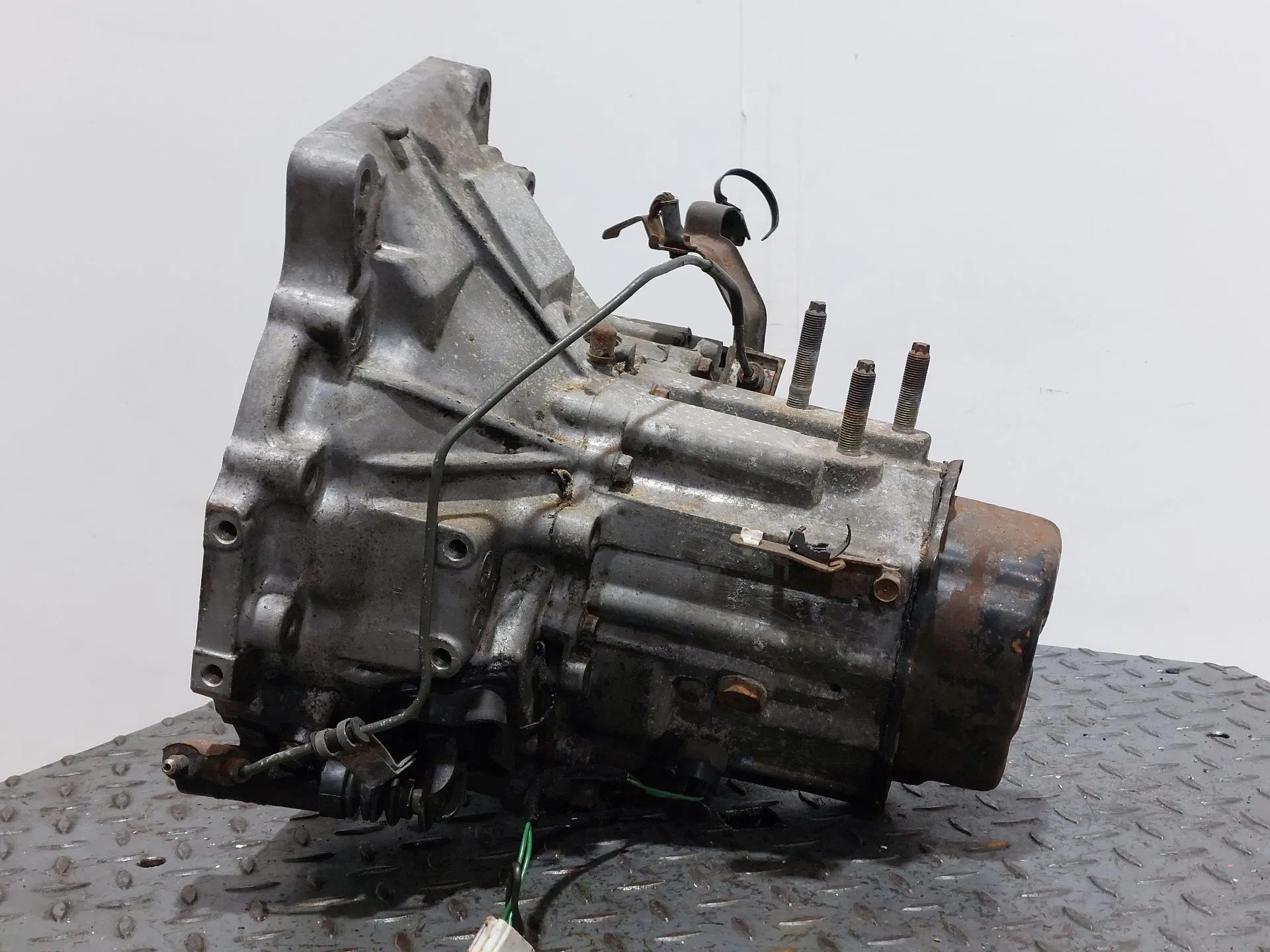 Caixa de velocidades manual MAZDA 323 F V (BA) Imagem-2