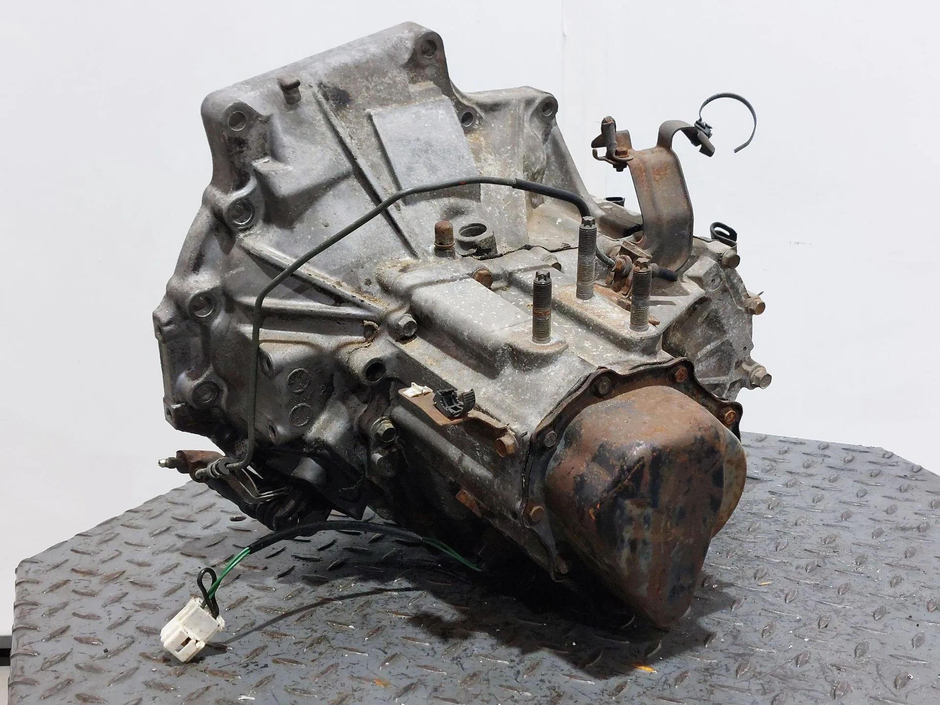 Caixa de velocidades manual MAZDA 323 F V (BA) Imagem-4