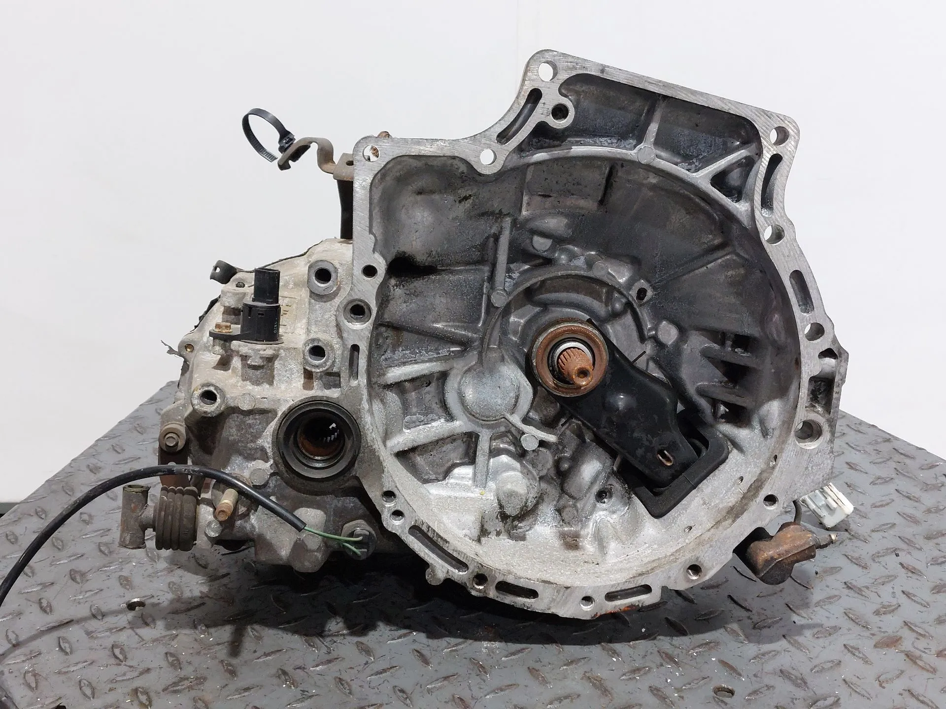 Caixa de velocidades manual MAZDA 323 F V (BA) Imagem-9