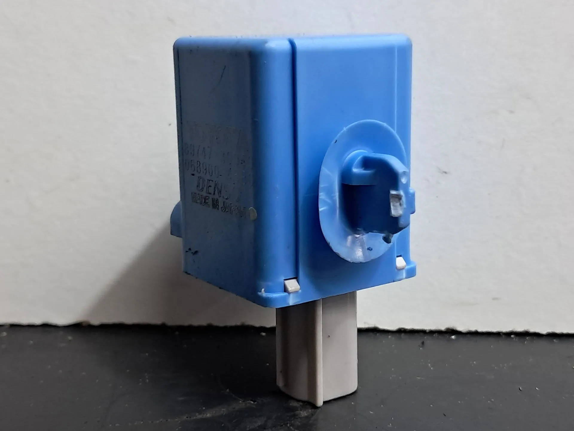 Botão / interruptor electromecânico / relé TOYOTA RAV4 V (_A5_, _H5_)