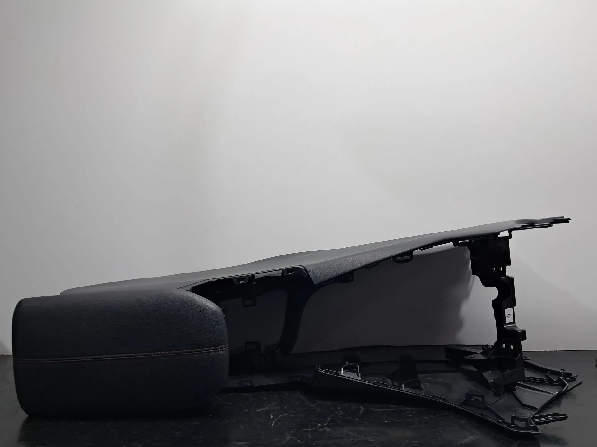 Consola central TOYOTA RAV4 V (_A5_, _H5_) Imagem-1