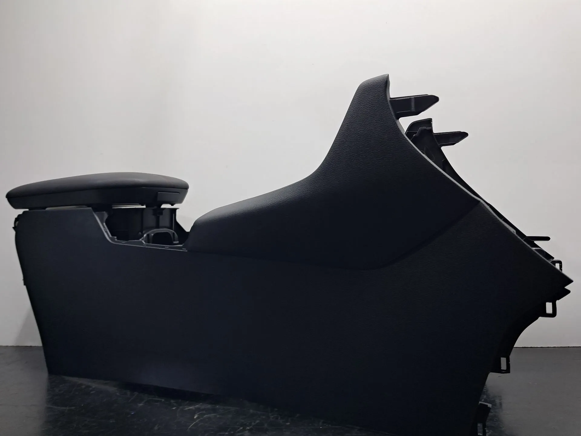 Consola central TOYOTA RAV4 V (_A5_, _H5_) | 2018 - 2025