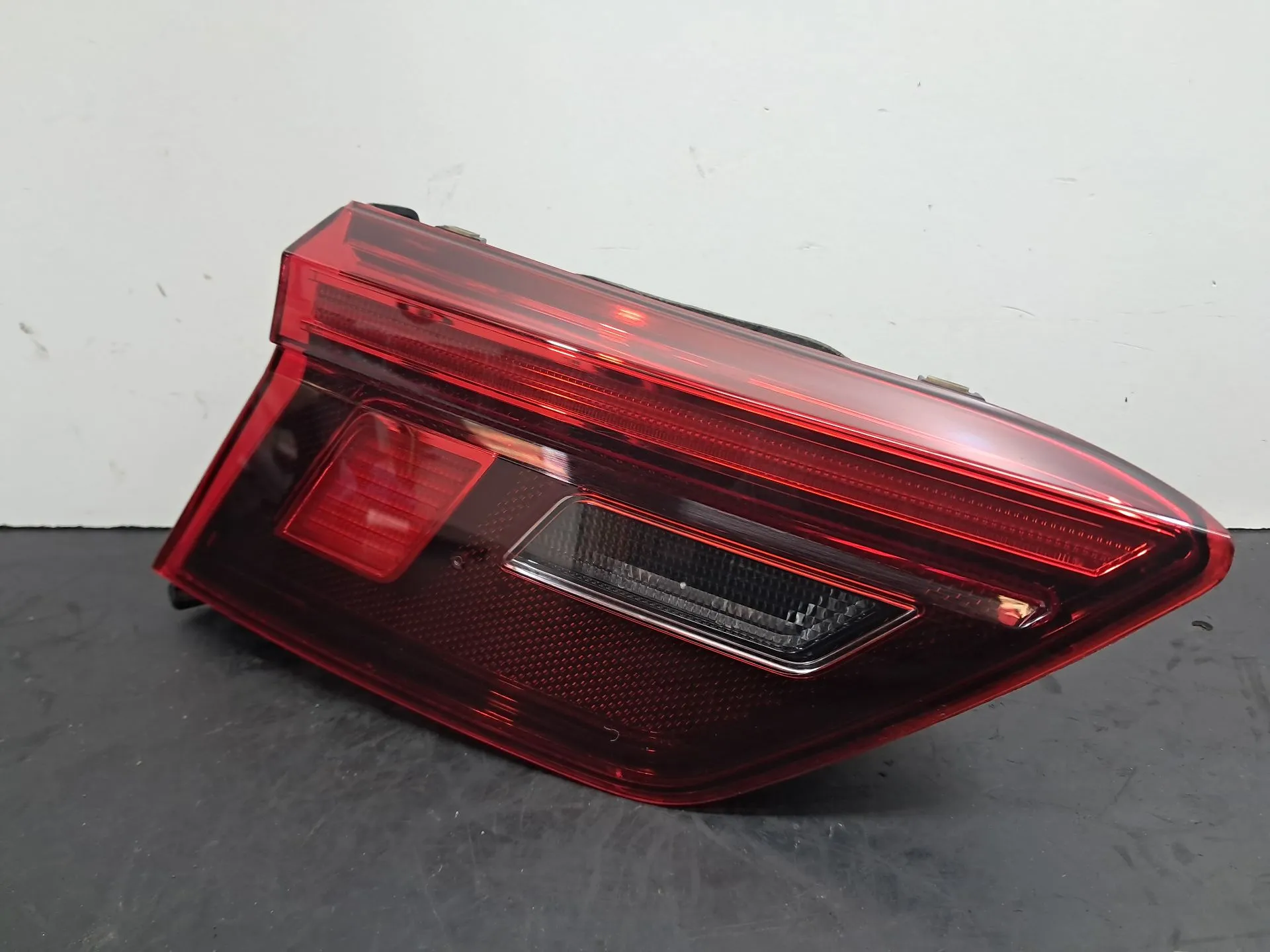Fanale Sinistro Baule VOLKSWAGEN Tiguan (AD1, AX1)