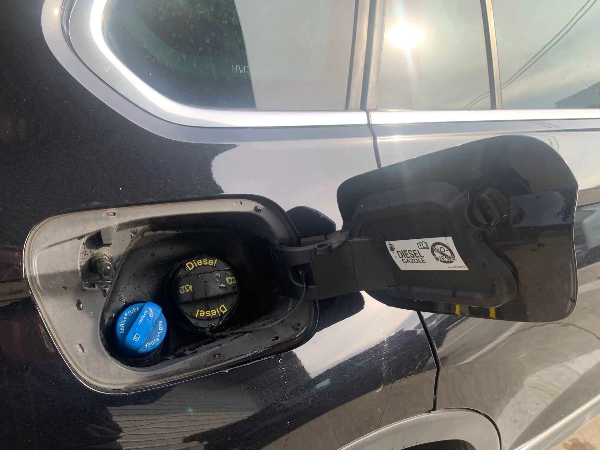 Bouchon/Volet De Trappe De Réservoir à Carburant  VOLKSWAGEN Tiguan (AD1, AX1) Imagem-2