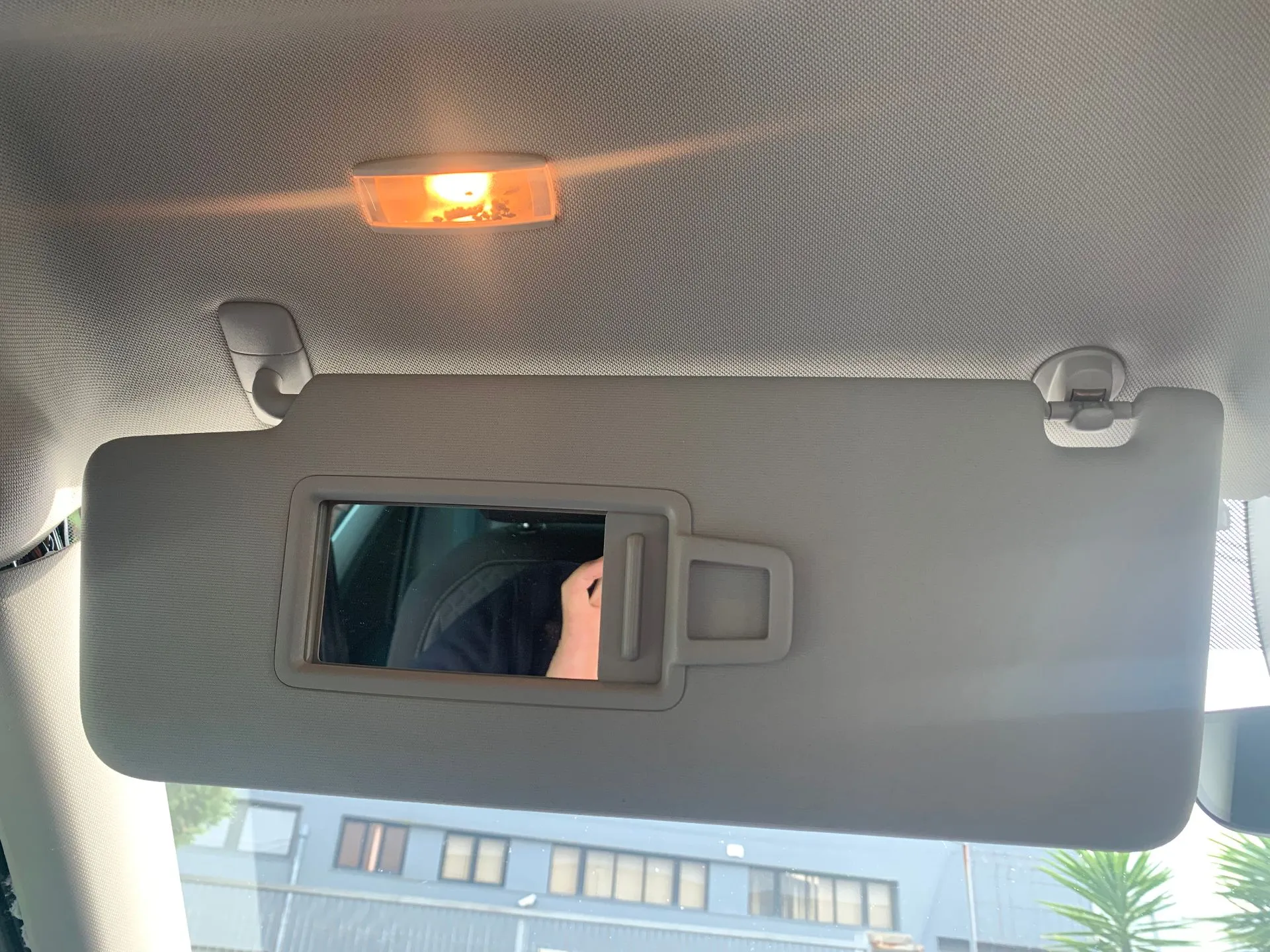 Pare-soleil gauche VOLKSWAGEN Tiguan (AD1, AX1) Imagem-1