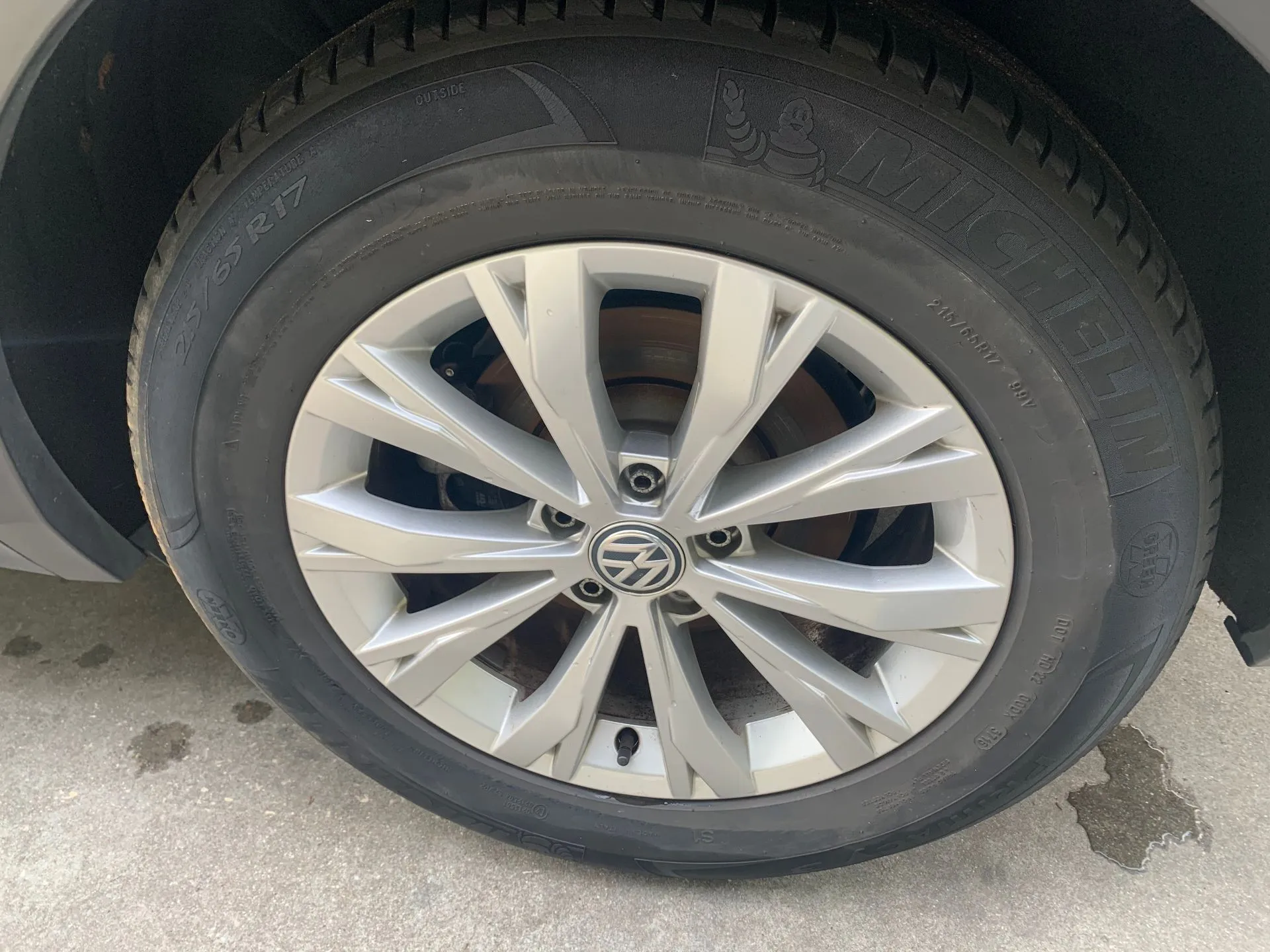 Jante trás esquerda VOLKSWAGEN Tiguan (AD1, AX1) Imagem-0