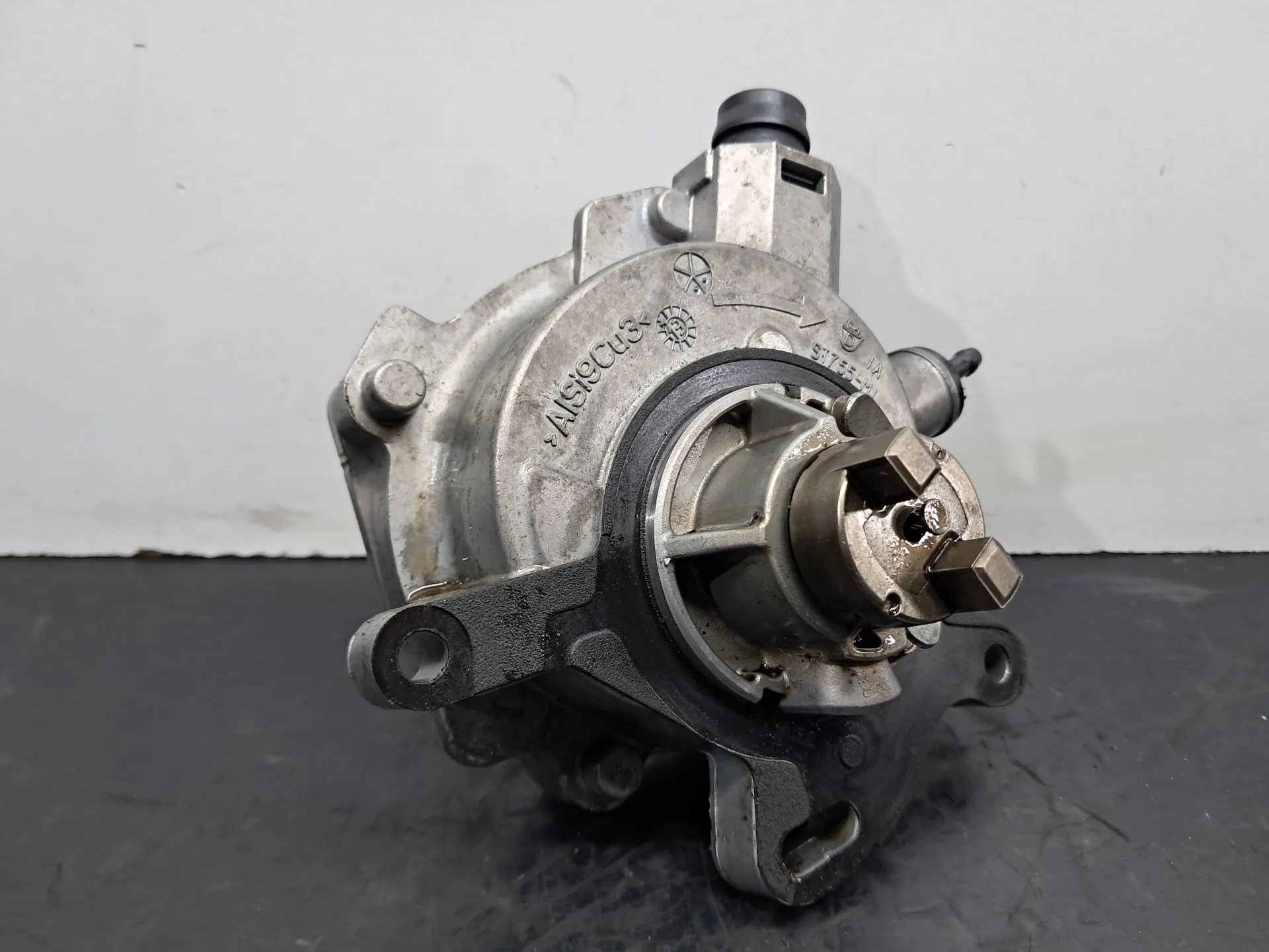 Depressor dos travões / bomba de vácuo FORD Focus III