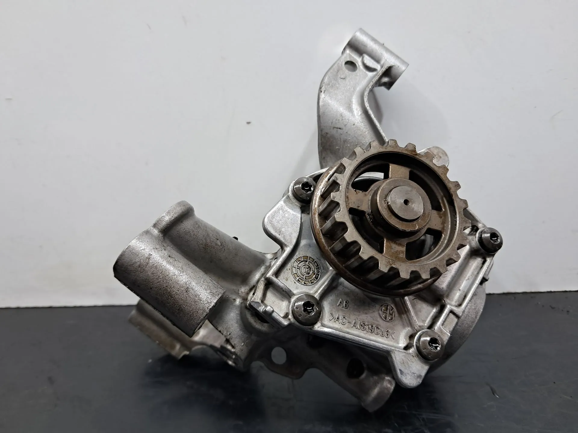 Bomba de aceite FORD Focus III Imagem-1
