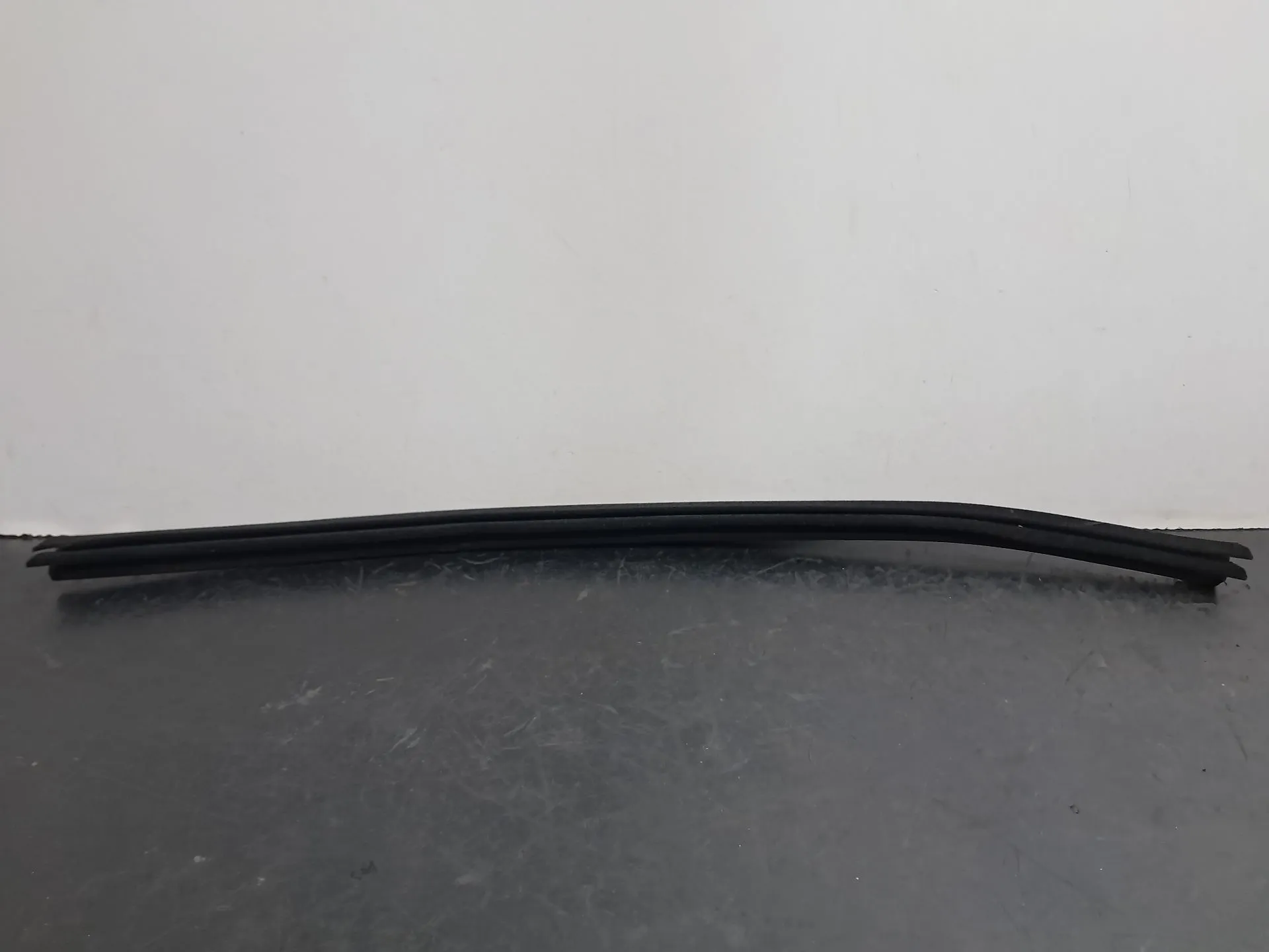 Raspador Vidrio de Puerta Trasera Izquierda AUDI A4 Allroad (8KH, B8) Imagem-2
