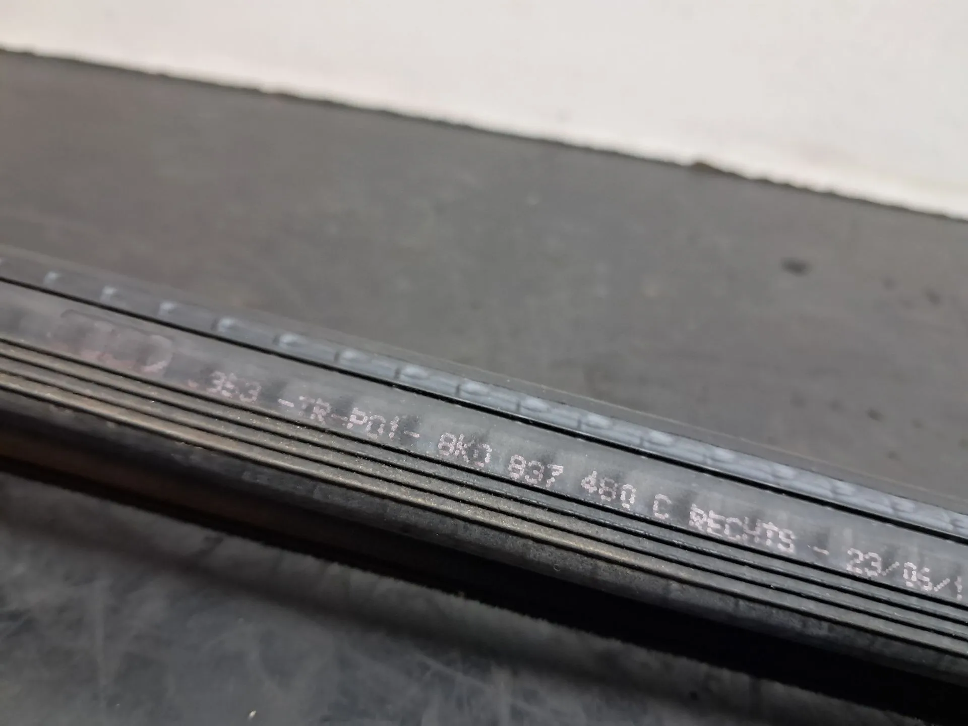 Raspador Vidrio de Puerta Delantera Derecha AUDI A4 Allroad (8KH, B8) Imagem-6