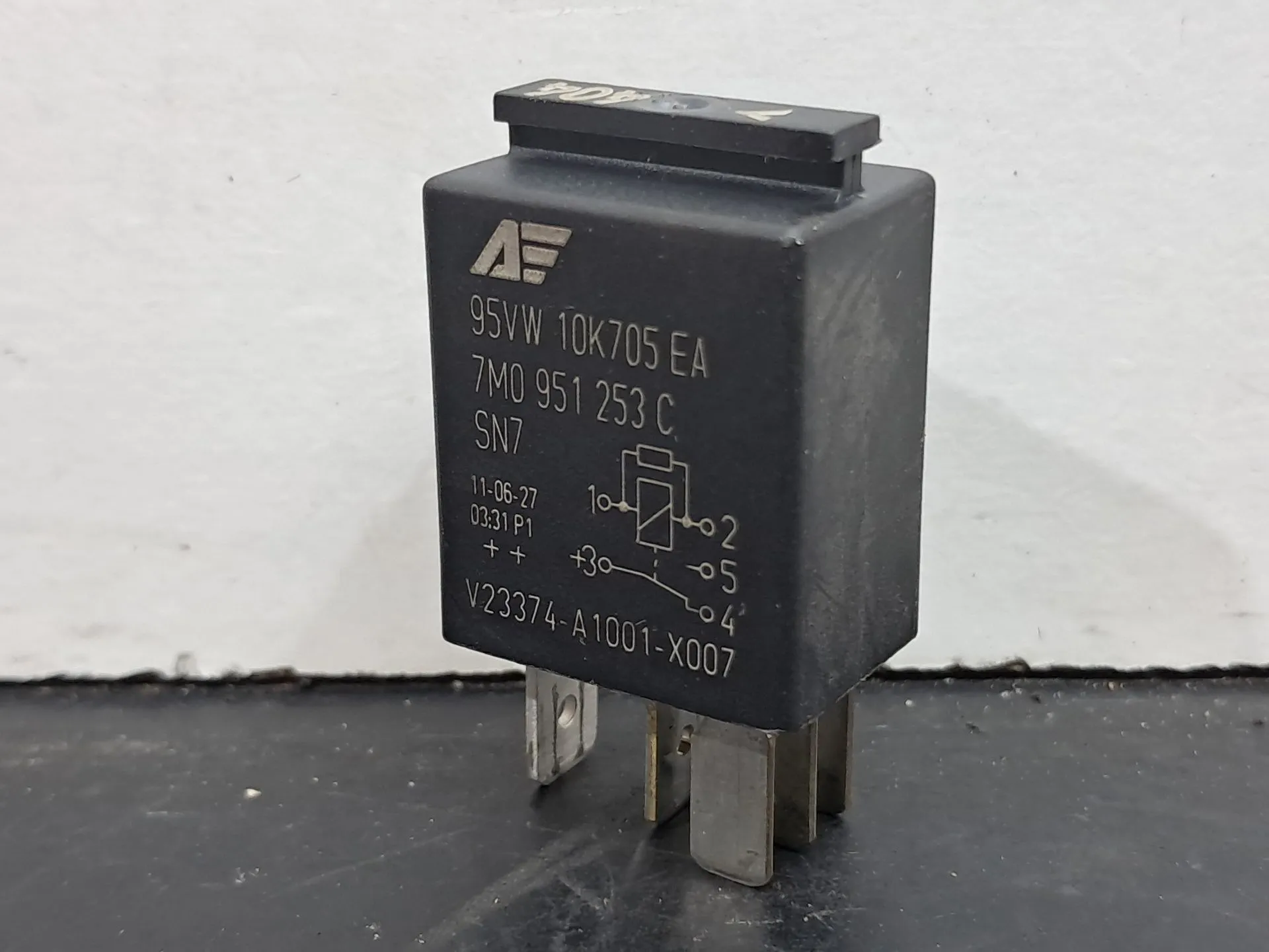 Botão / interruptor electromecânico / relé AUDI A4 Allroad (8KH, B8)