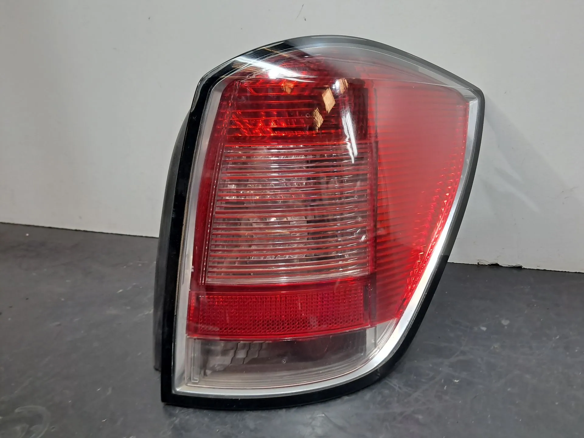 Right Tail light OPEL Astra H Caravan (L35) Imagem-0
