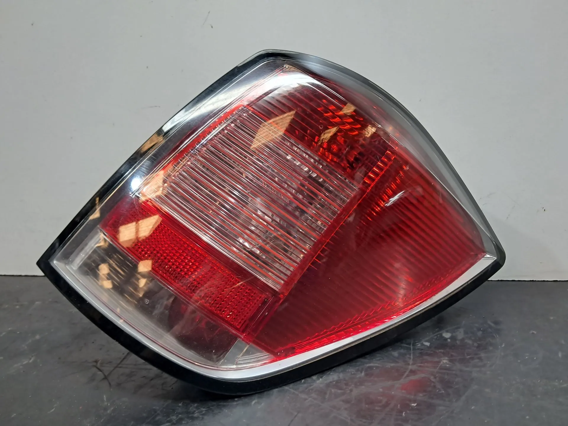 Right Tail light OPEL Astra H Caravan (L35) Imagem-1