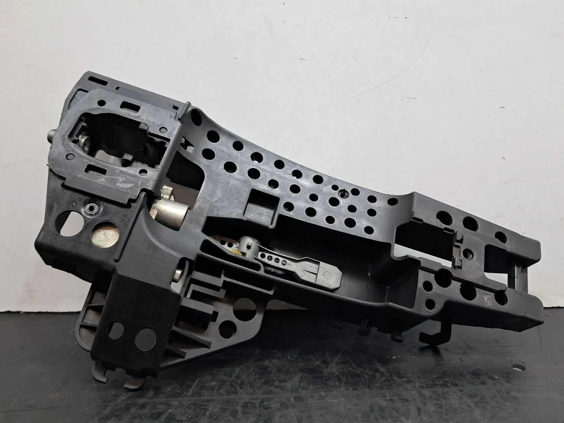 Suporte puxador porta trás direito AUDI A4 Allroad (8KH, B8) Imagem-1