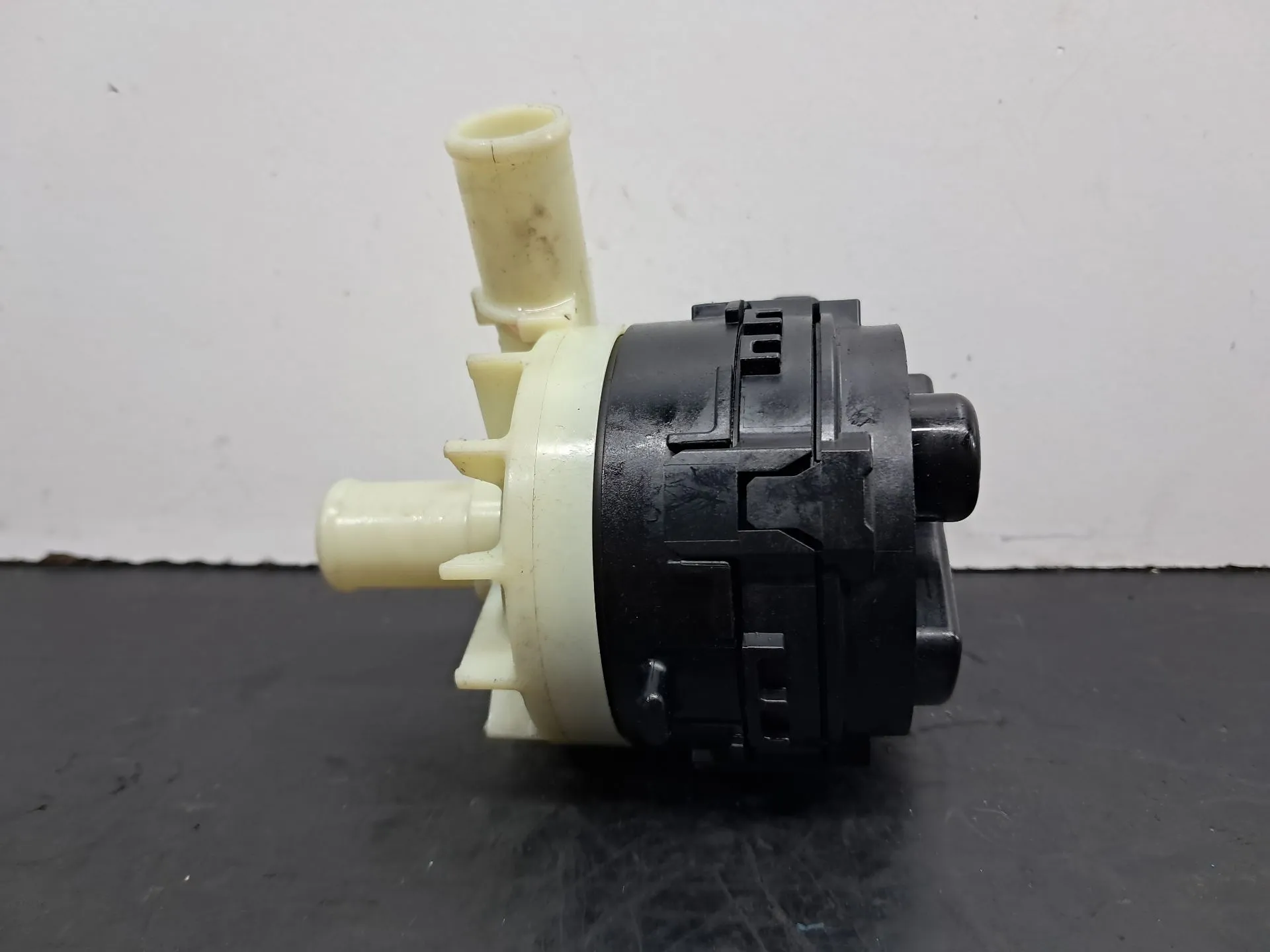 Bomba de água adicional TOYOTA RAV4 V (_A5_, _H5_) Imagem-4