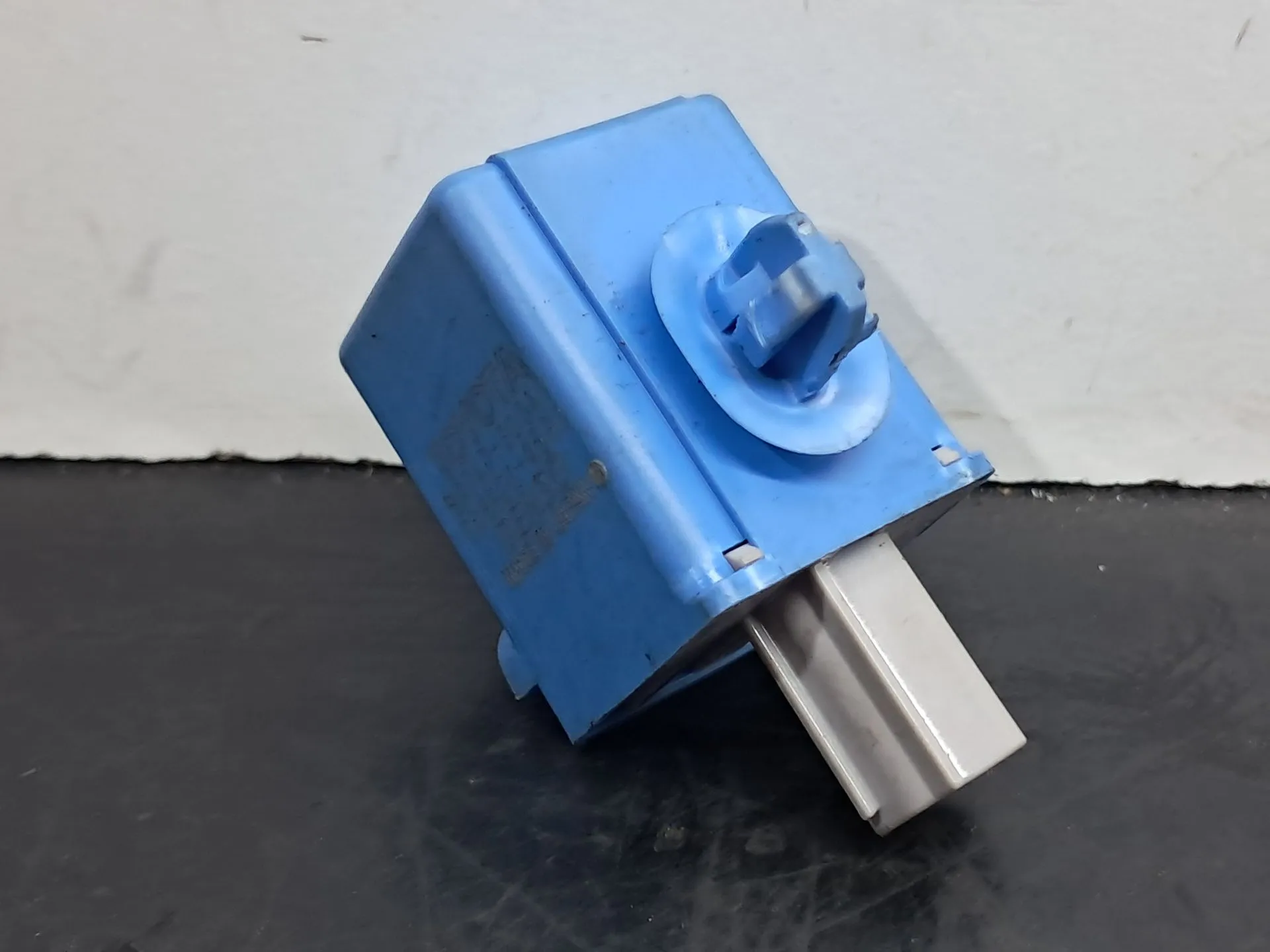 Botão / interruptor electromecânico / relé TOYOTA RAV4 V (_A5_, _H5_)