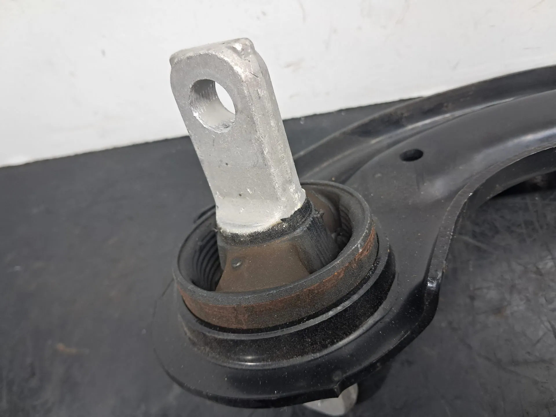 Braço de suspensão trás esquerdo TOYOTA RAV4 V (_A5_, _H5_) Imagem-3