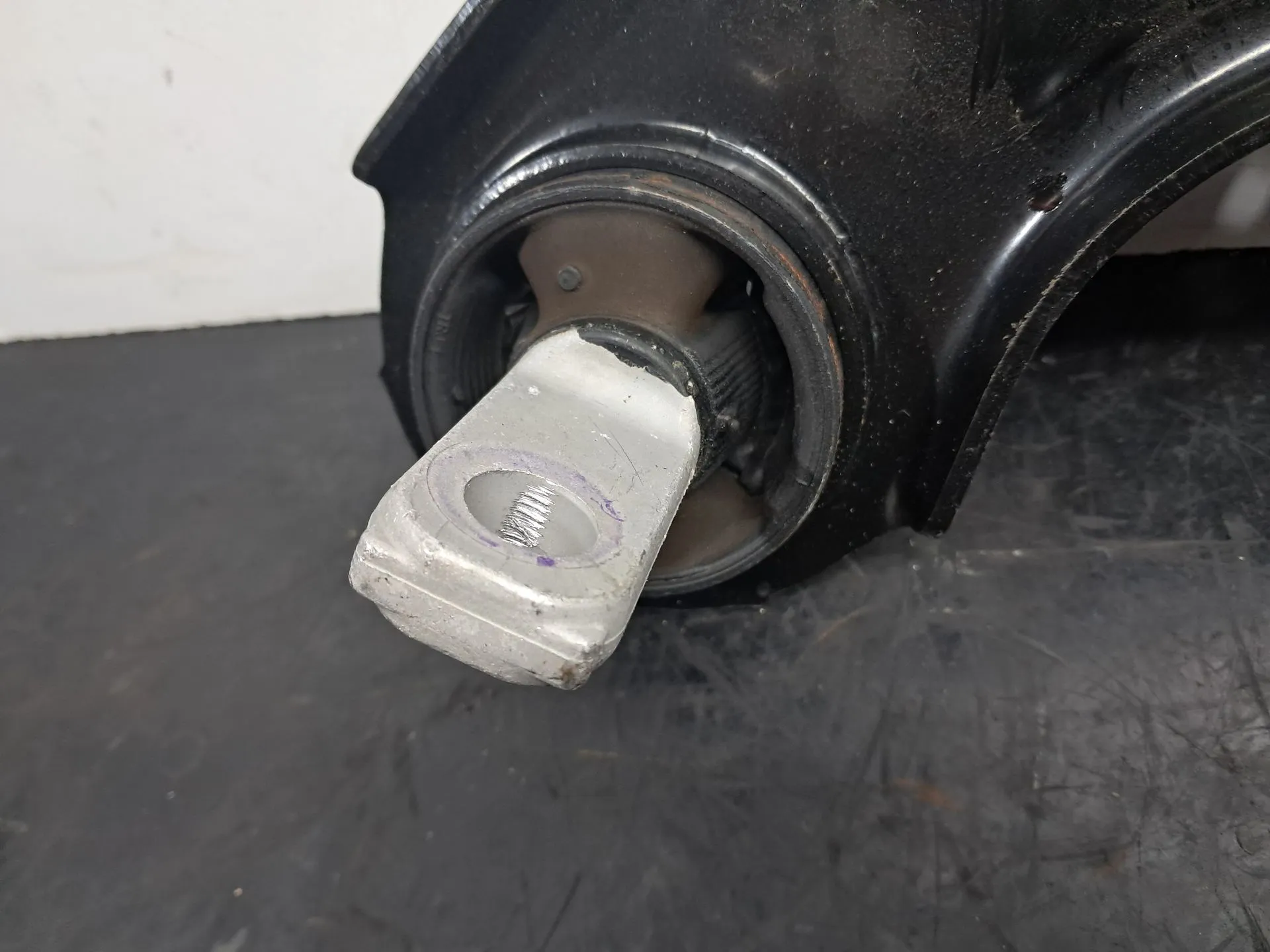 Braço de suspensão trás esquerdo TOYOTA RAV4 V (_A5_, _H5_) Imagem-2