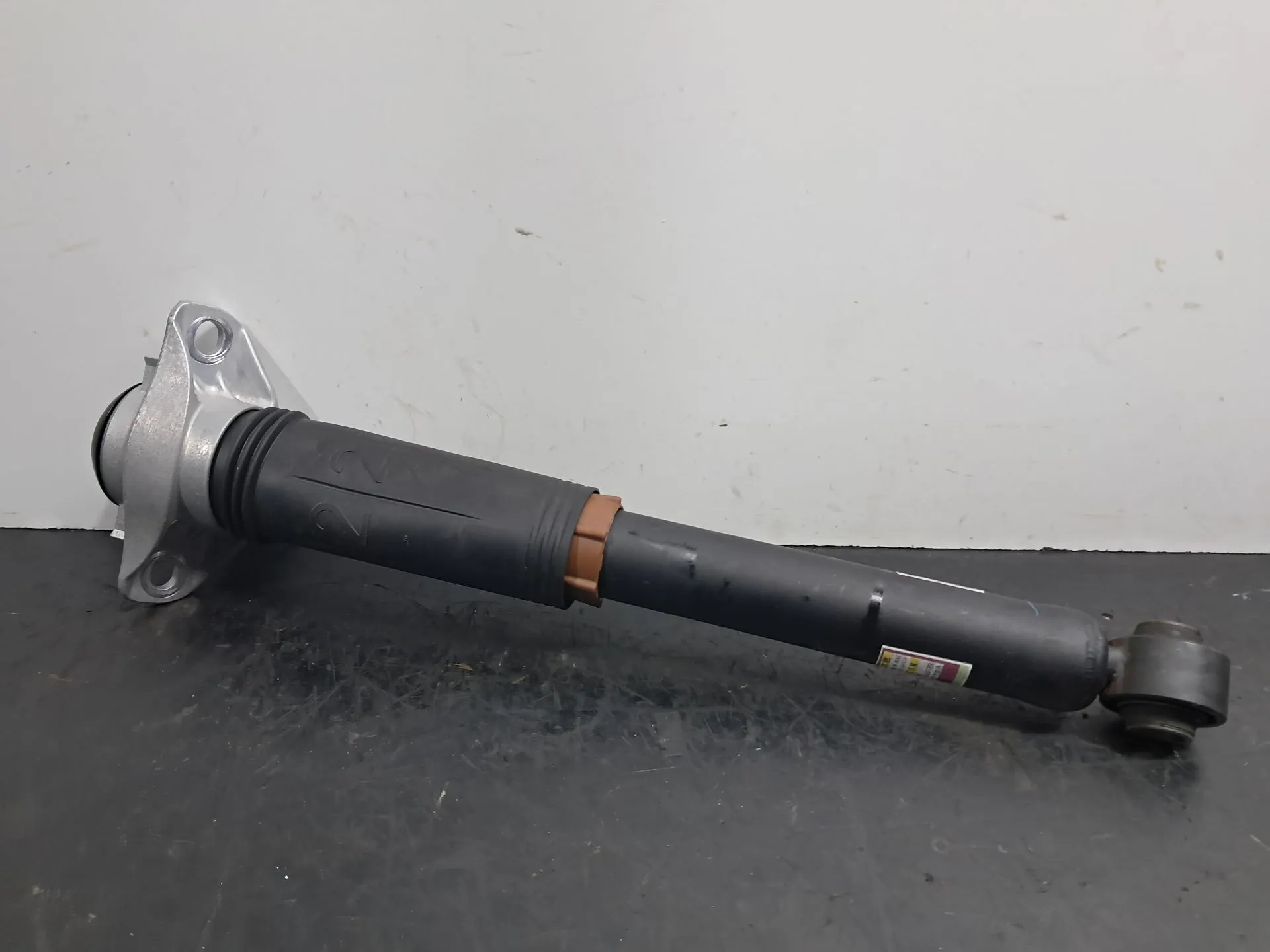 Amortecedor trás direito TOYOTA RAV4 V (_A5_, _H5_) Imagem-1