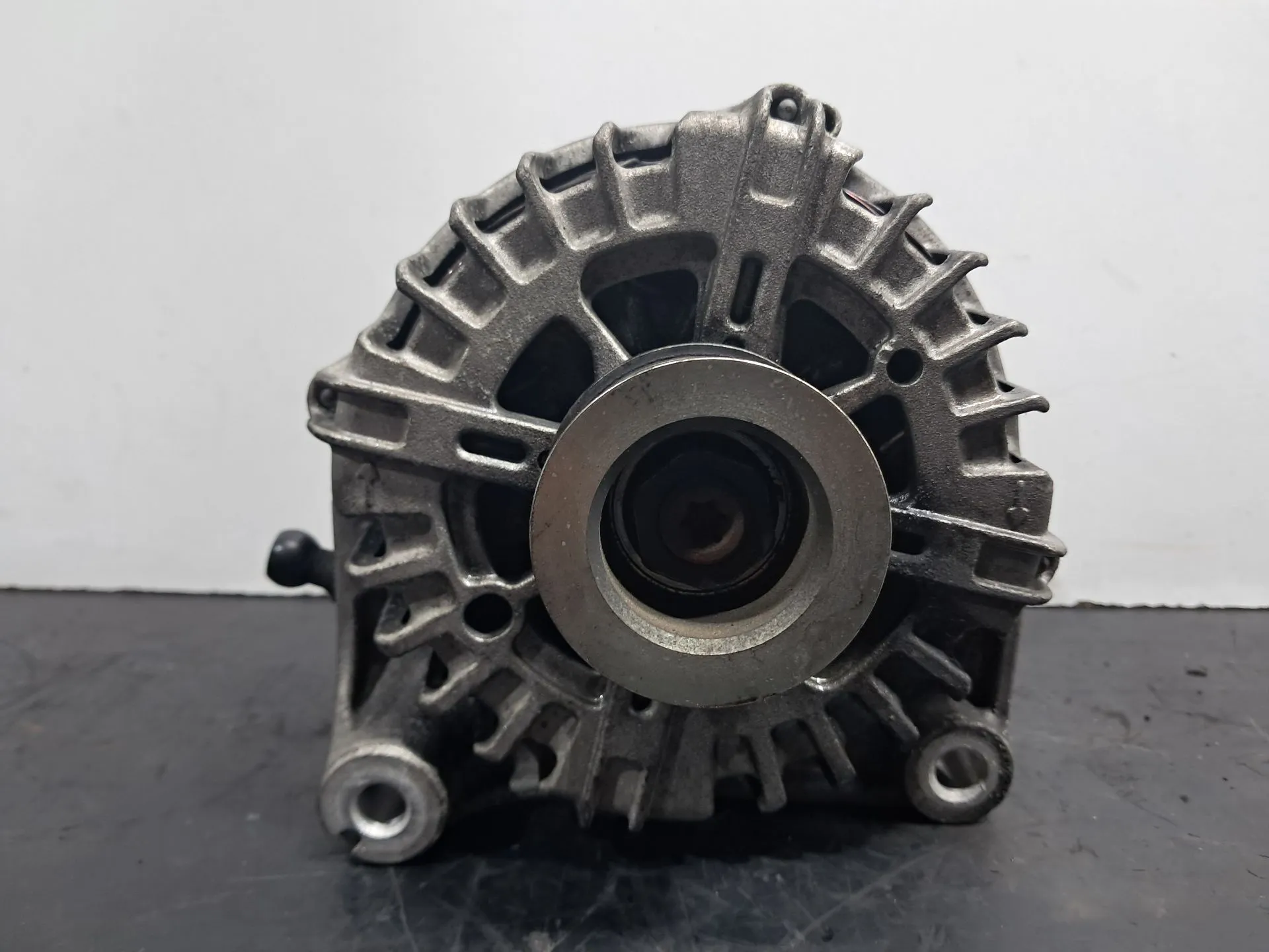 Alternador BMW 5 Gran Turismo (F07) Imagem-1