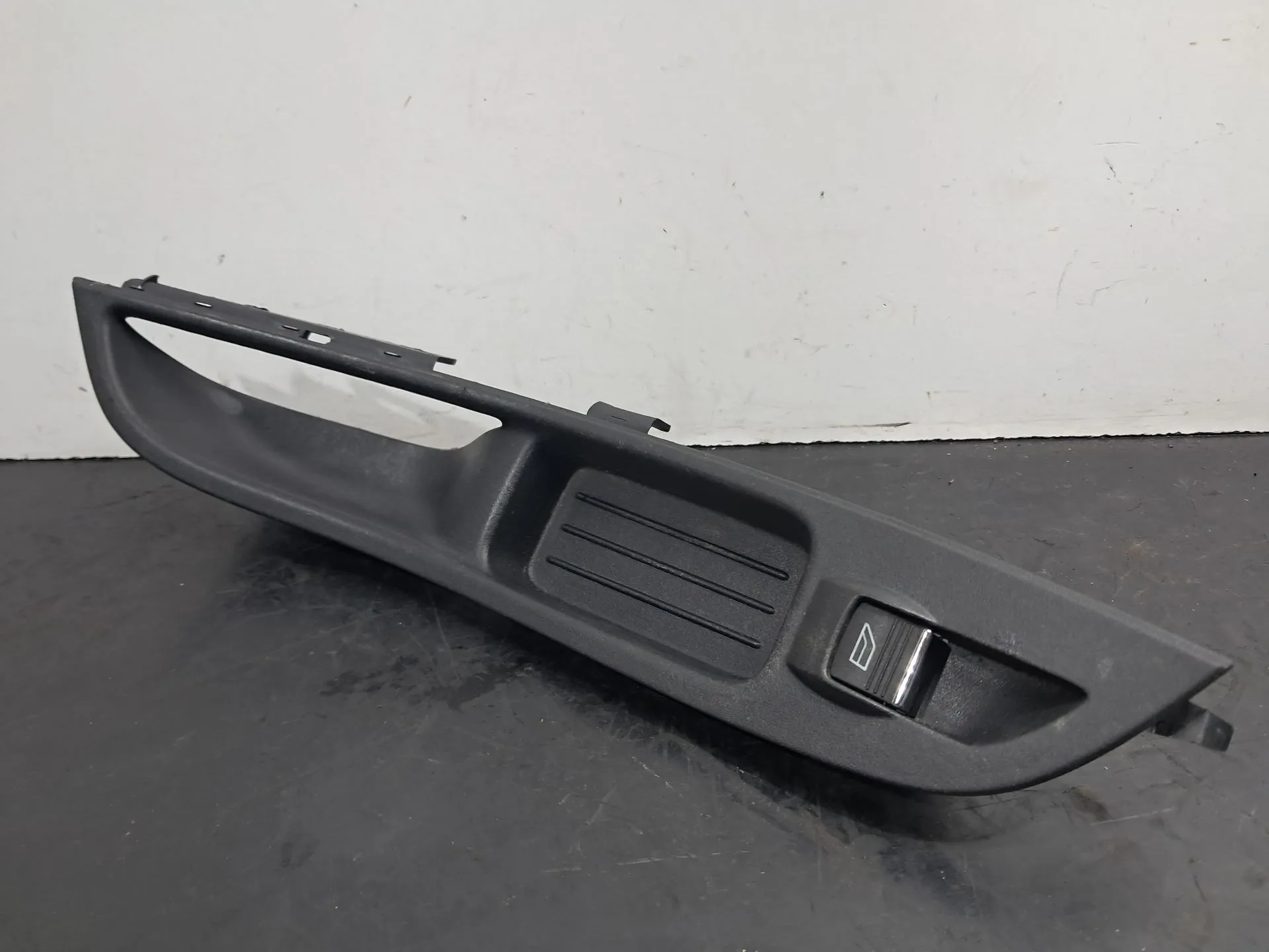 Mando / interruptor elevalunas delantero derecho FORD Focus III Imagem-1