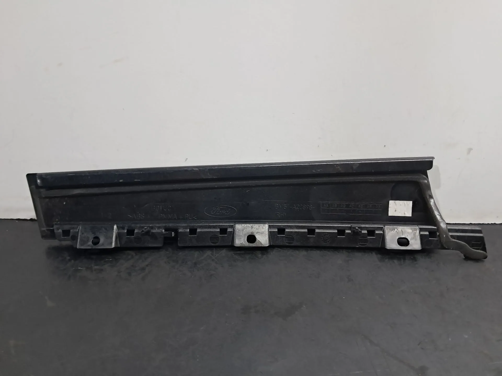 Moldura puerta delantera derecha FORD Focus III Imagem-2