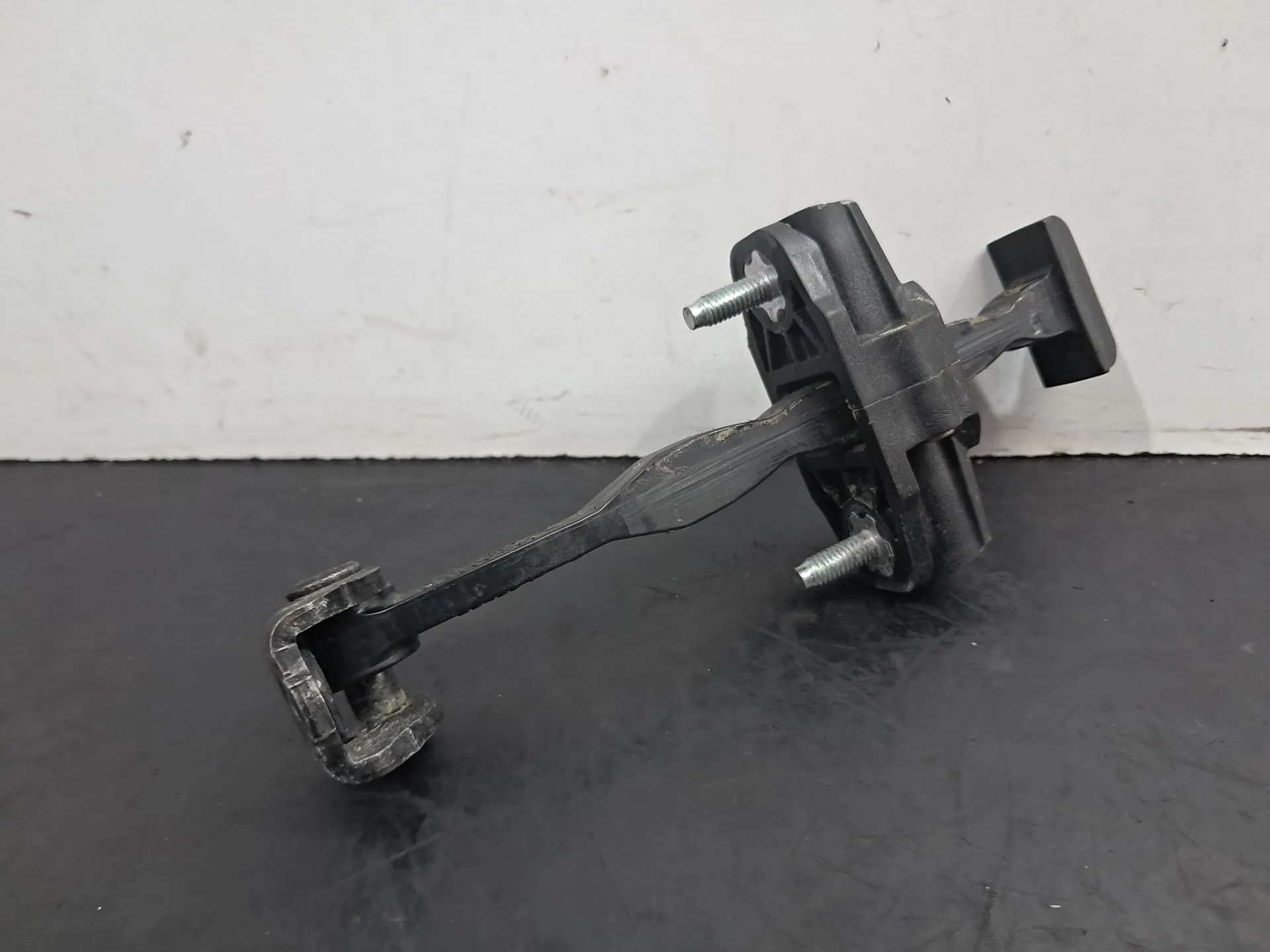 Limitador de puerta delantero derecho FORD Focus III
