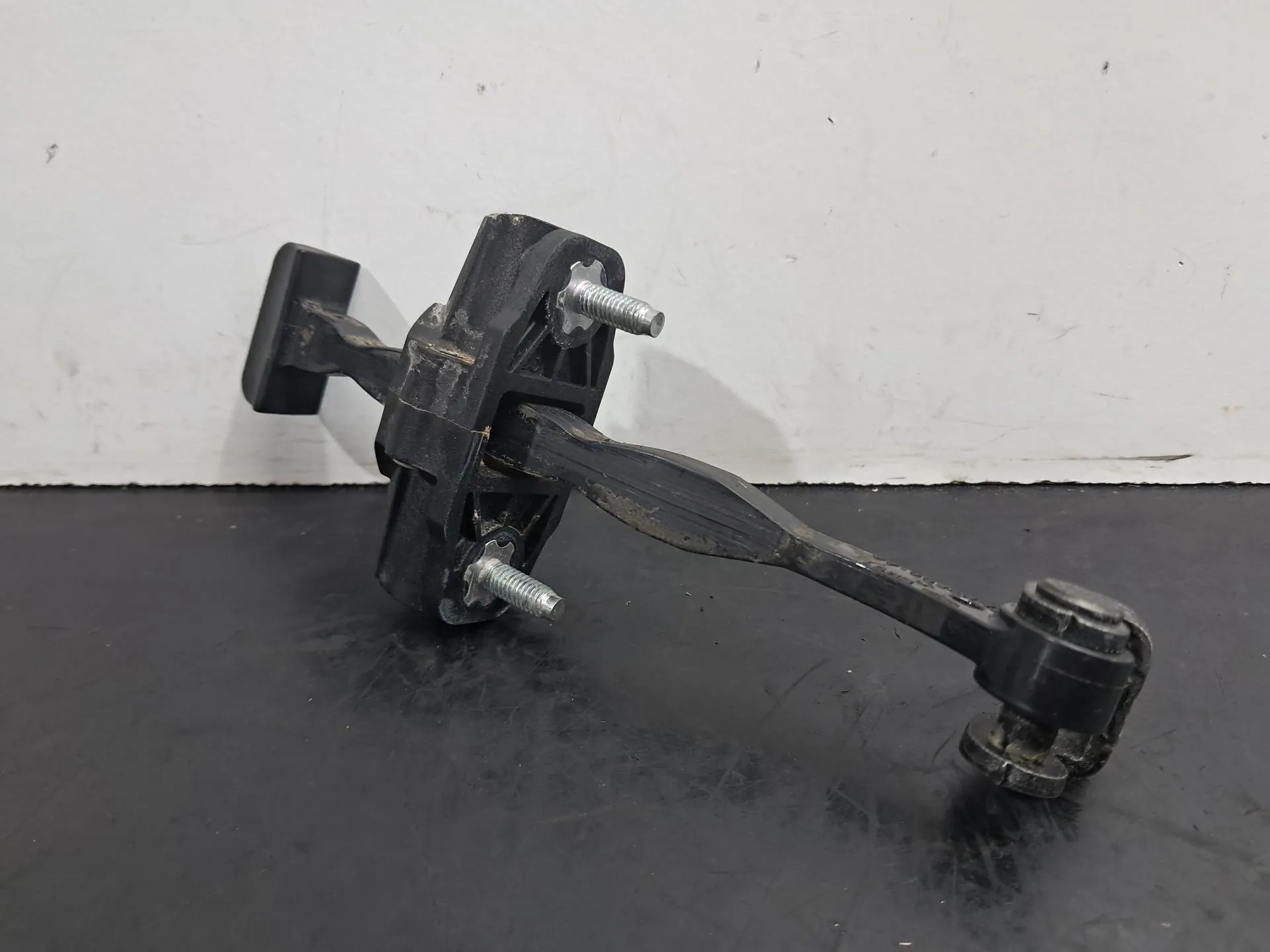 Limitador de puerta delantero derecho FORD Focus III Imagem-1