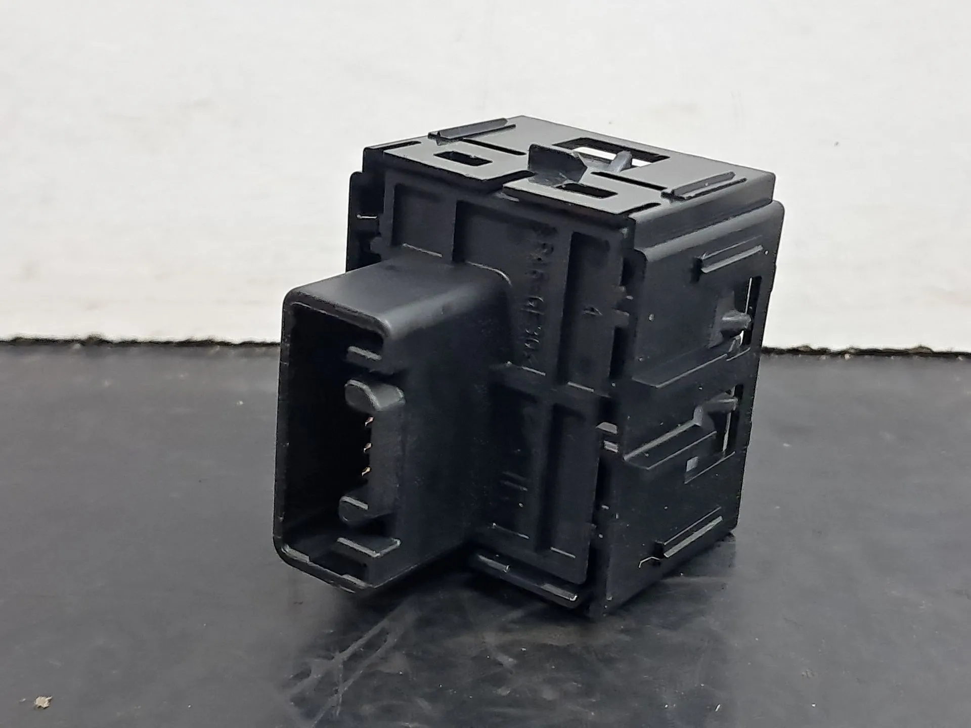 Botão / interruptor trancar portas LEXUS NX II (_A2_, _H2_) Imagem-1