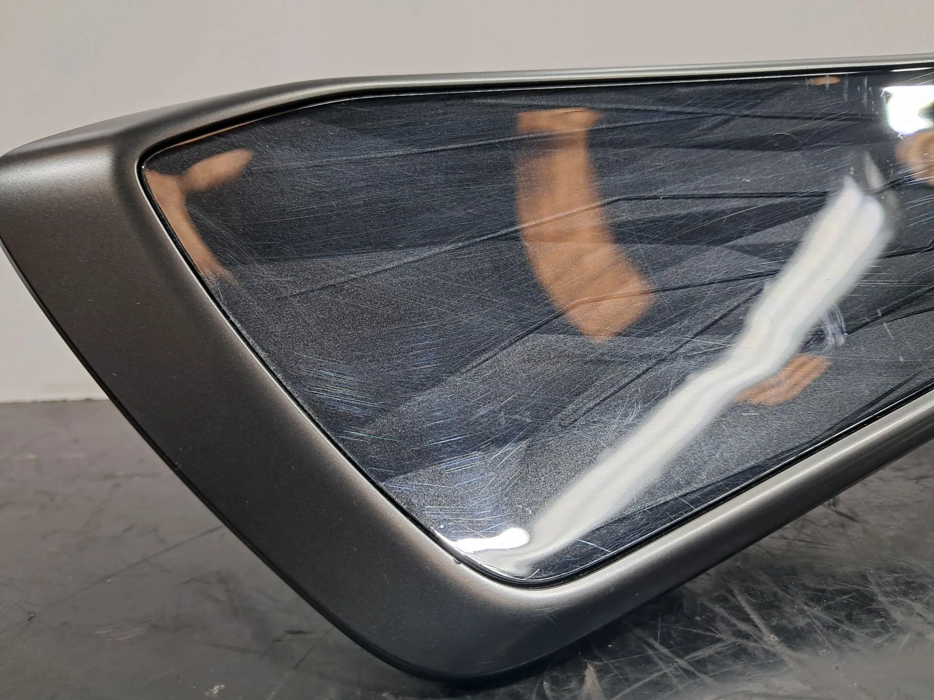 Friso da porta frente direita LEXUS NX II (_A2_, _H2_) Imagem-1