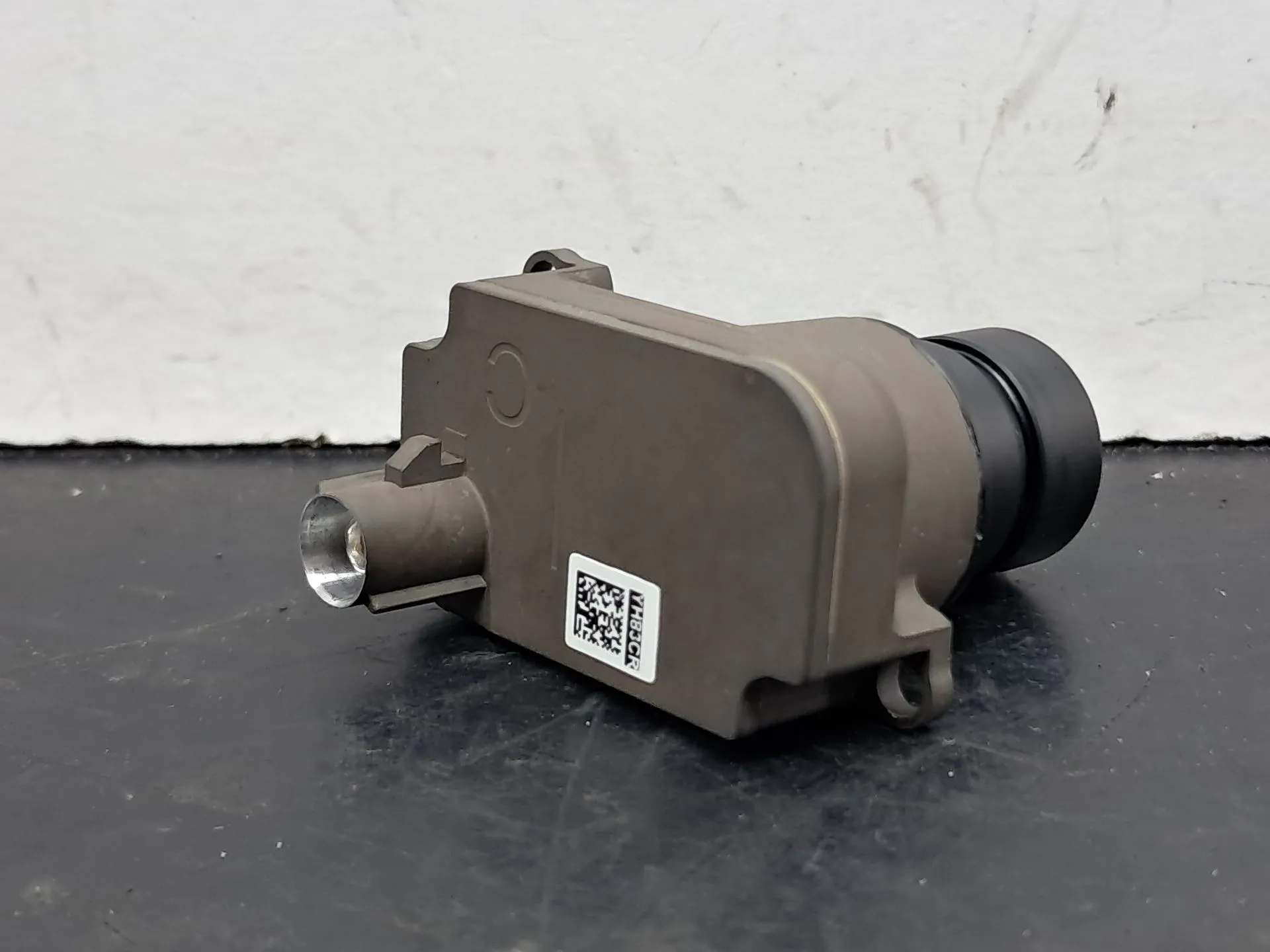 Câmera frontal TESLA Model Y (5YJY) Imagem-2