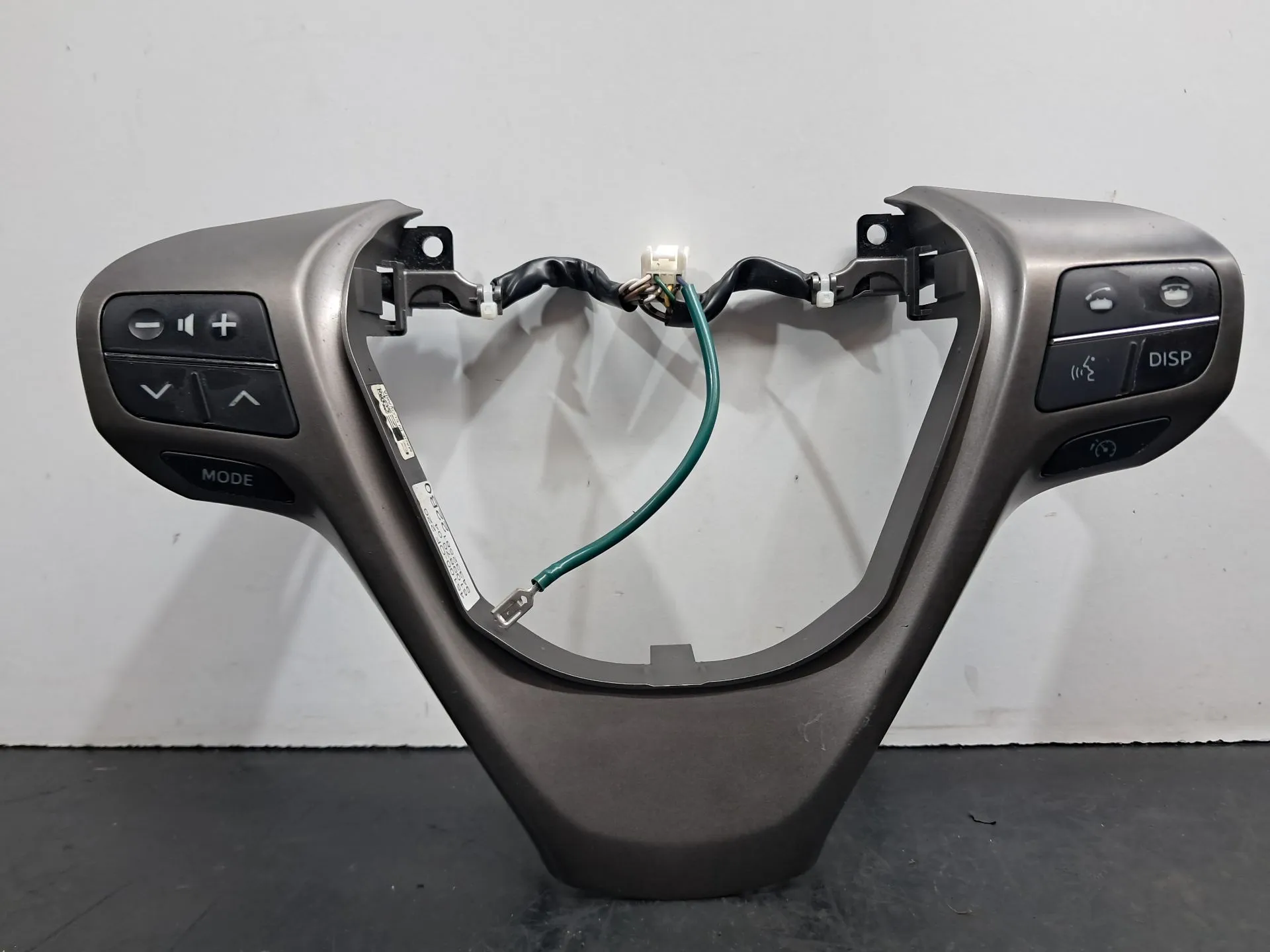 Comandos do volante TOYOTA Verso (_R2_) | 2009 - 2018