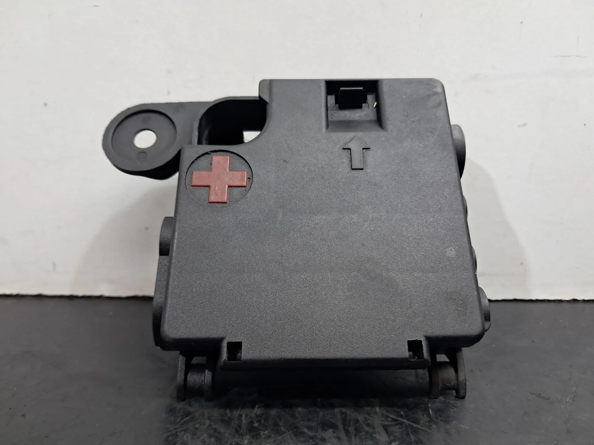 Caixa fusíveis da bateria AUDI A4 Allroad (8KH, B8) Imagem-1