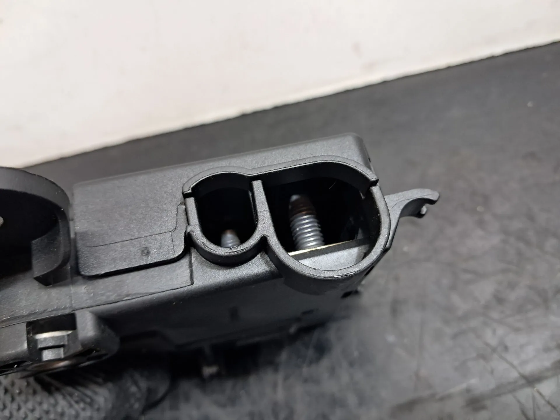 Caixa fusíveis da bateria AUDI A4 Allroad (8KH, B8) Imagem-4