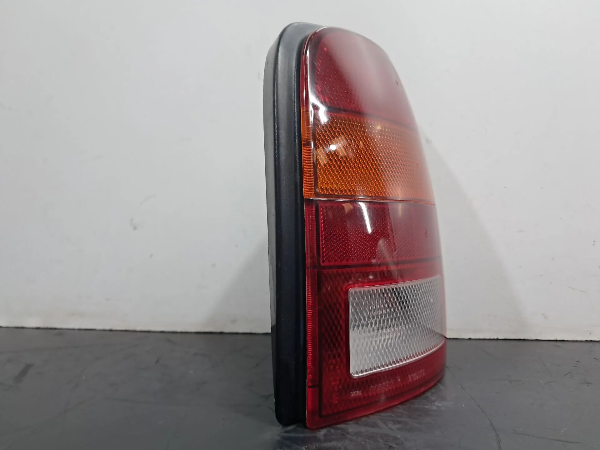 Right Tail light NISSAN Micra II (K11) Imagem-2