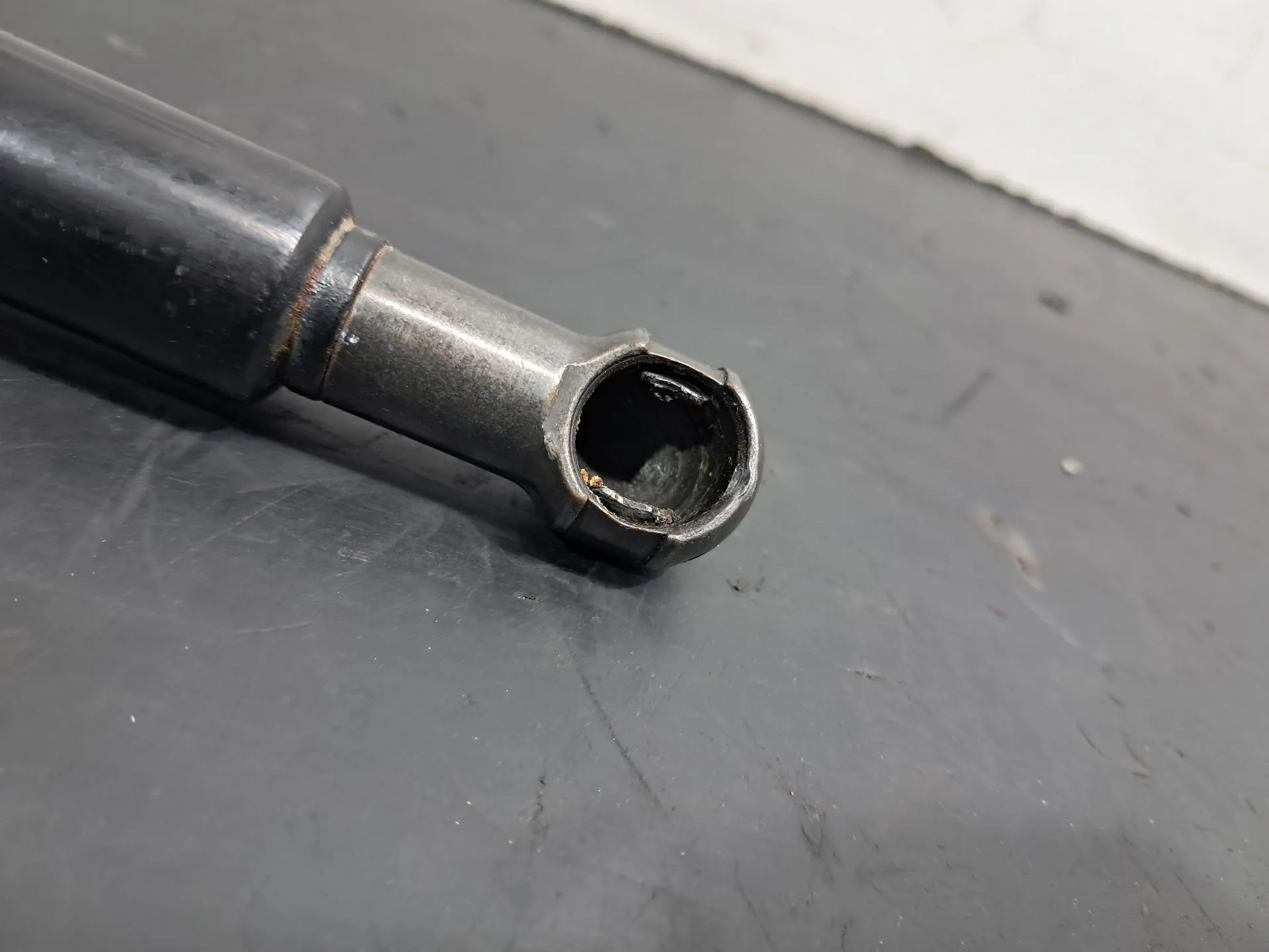 Amortecedor da mala PORSCHE Panamera (970) Imagem-1