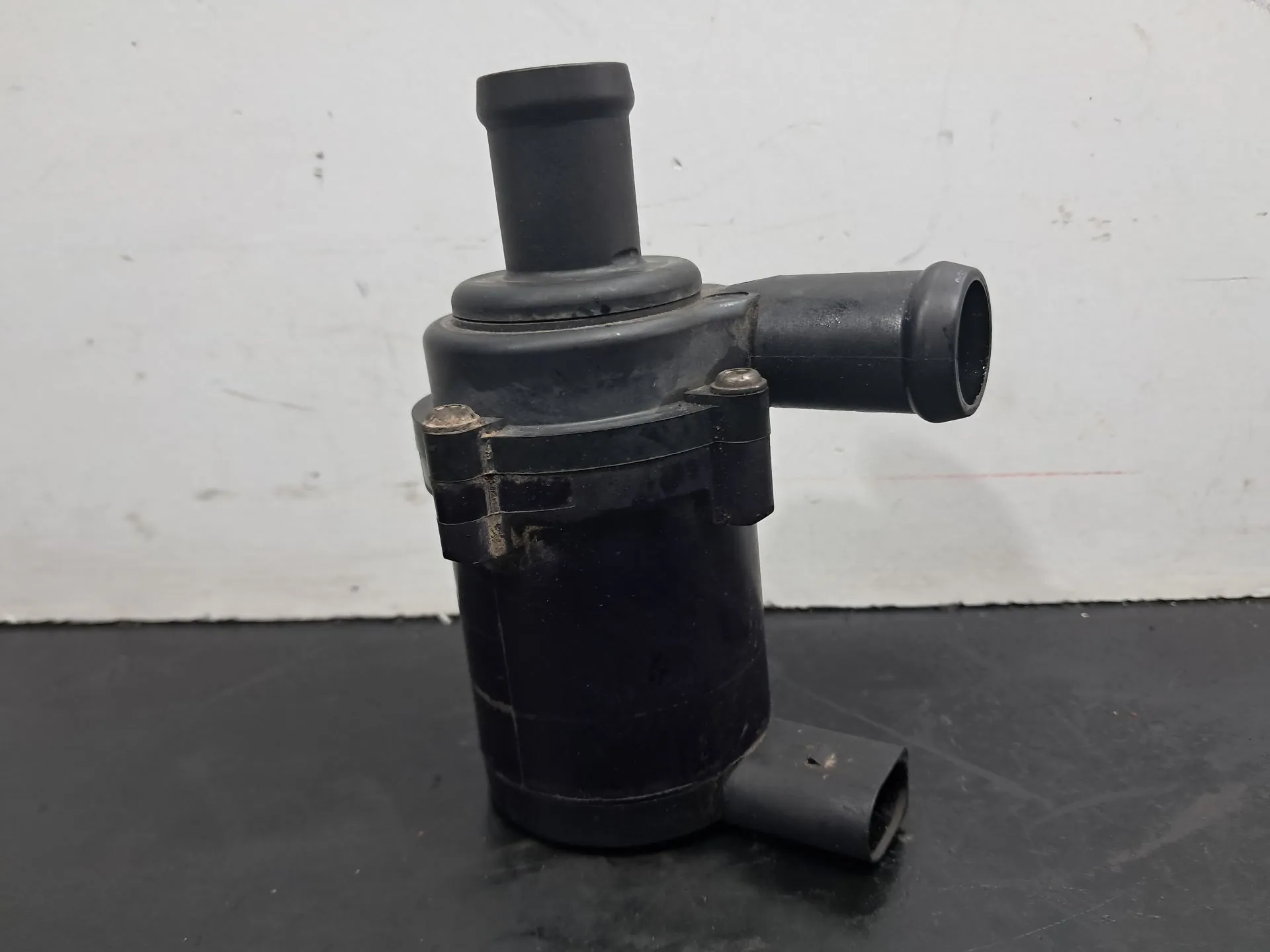 Bomba de água adicional PORSCHE Panamera (970) Imagem-2