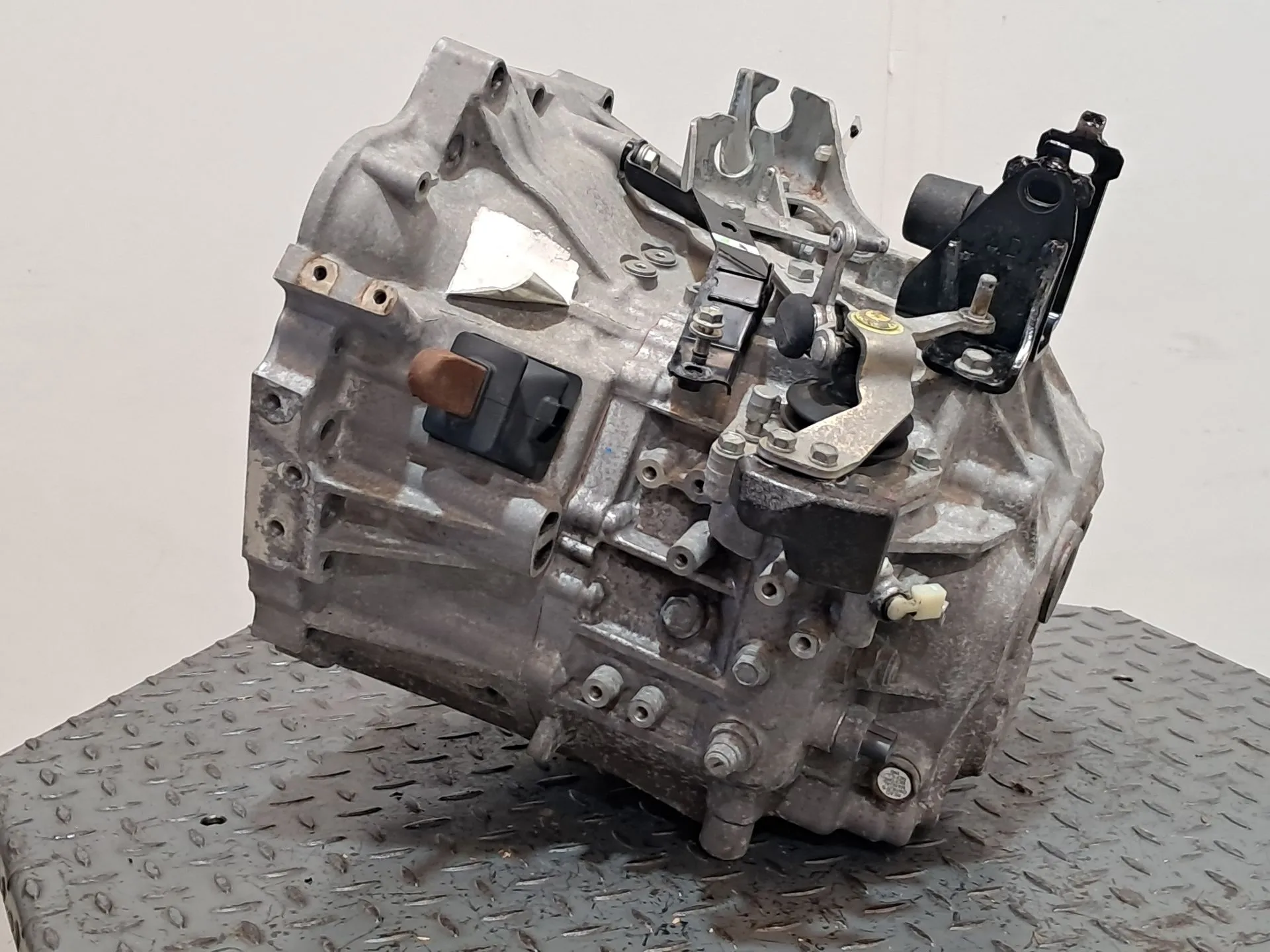 Manual gearbox TOYOTA Avensis Sedan (_T27_) Imagem-2