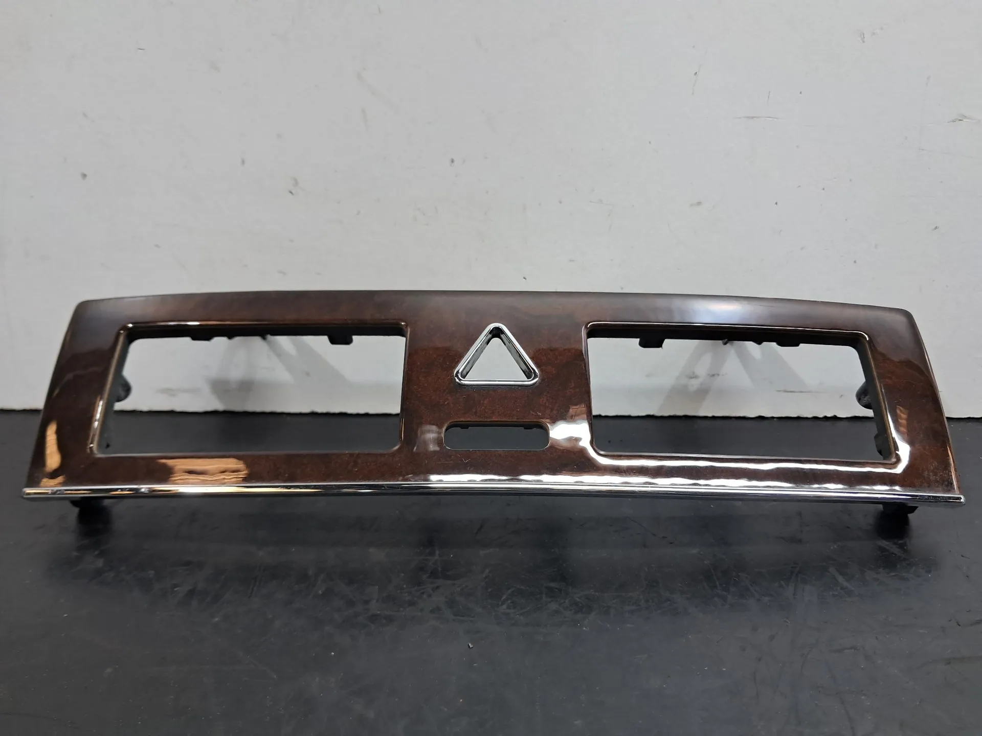 Friso tablier MERCEDES-BENZ Classe C Carrinha (S203) Imagem-1