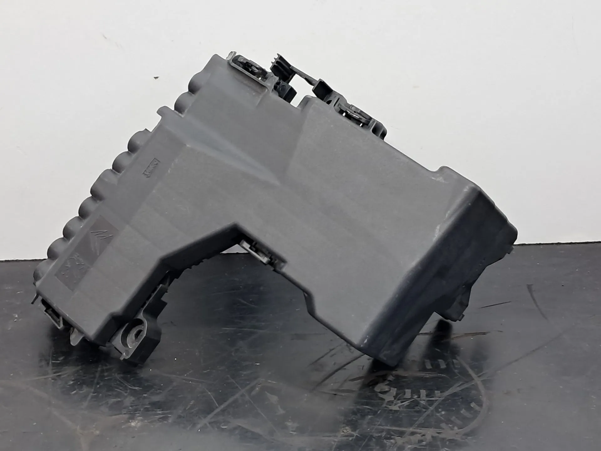 Caixa fusíveis da bateria PEUGEOT 508 SW | 2010 - 2018
