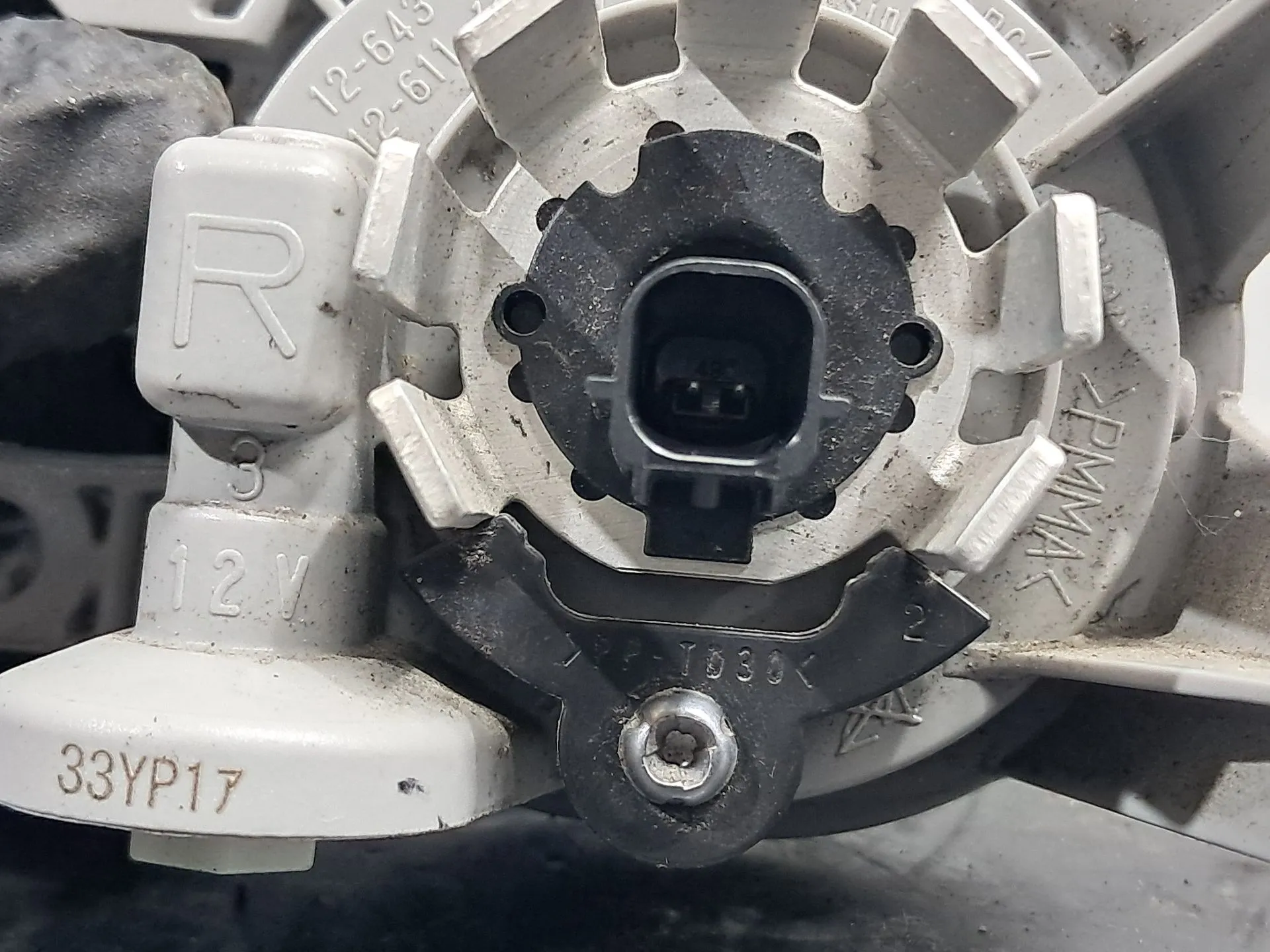 Faro antiniebla delantero derecho TOYOTA RAV4 V (_A5_, _H5_) Imagem-3
