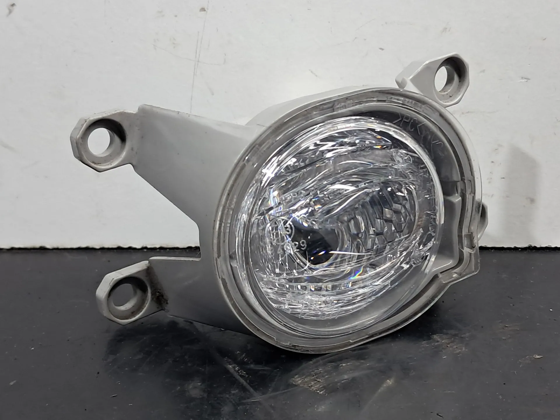 Feu antibrouillard Avant Droite TOYOTA RAV4 V (_A5_, _H5_)