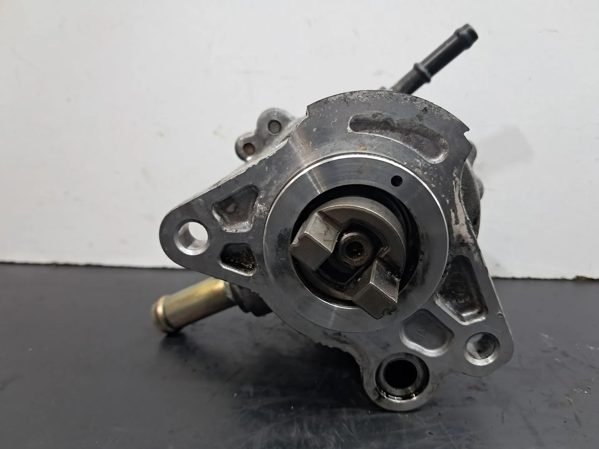 Depressor dos travões / bomba de vácuo TOYOTA Avensis Liftback (_T25_) Imagem-1