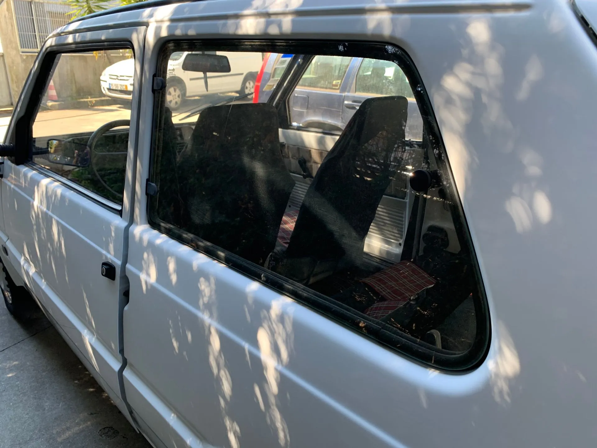Vidro do painel trás esquerdo FIAT Panda (141_)