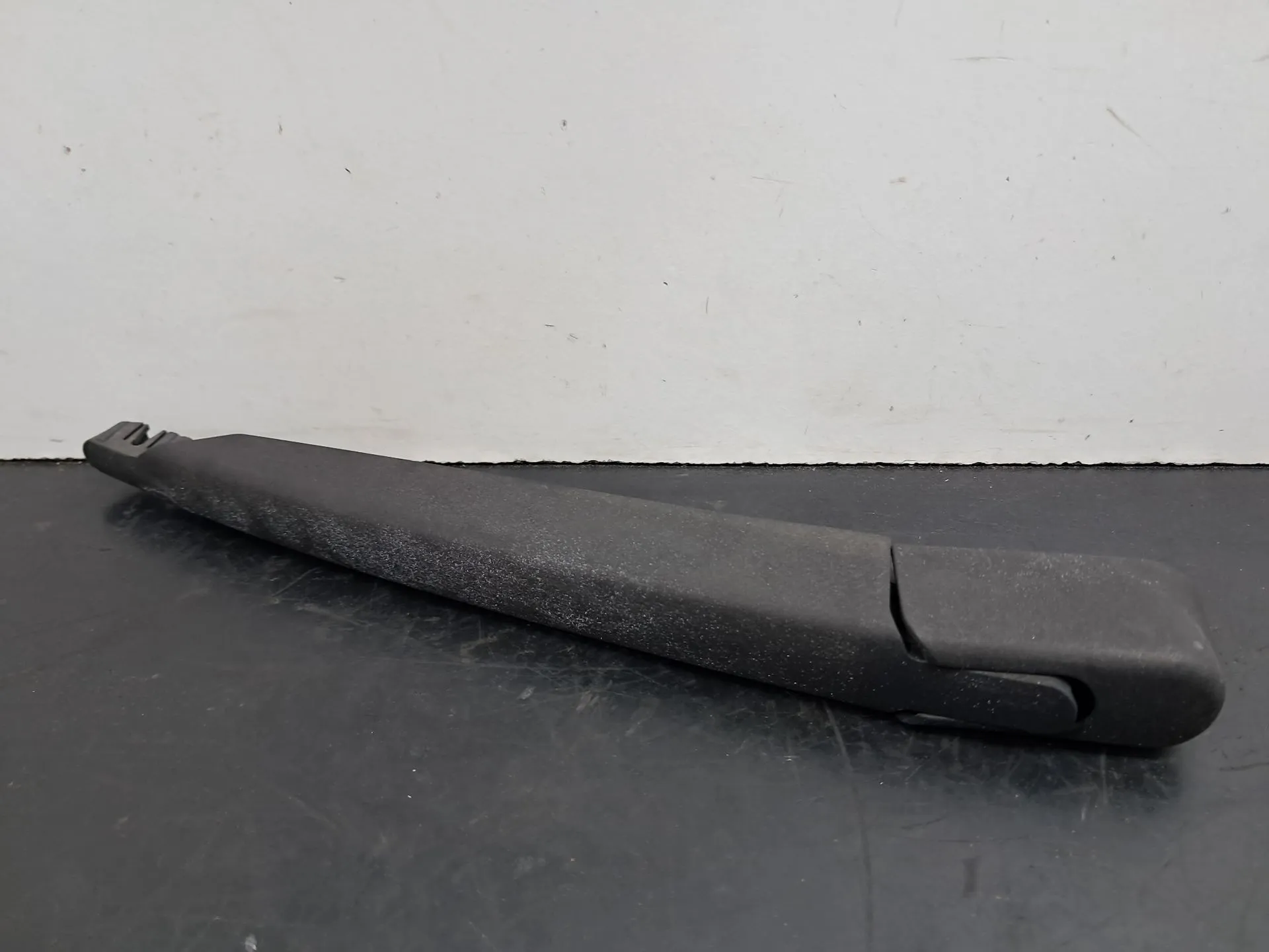Haste / braço de escova limpa vidros trás NISSAN Qashqai/Qashqai+2 I (J10, JJ10)