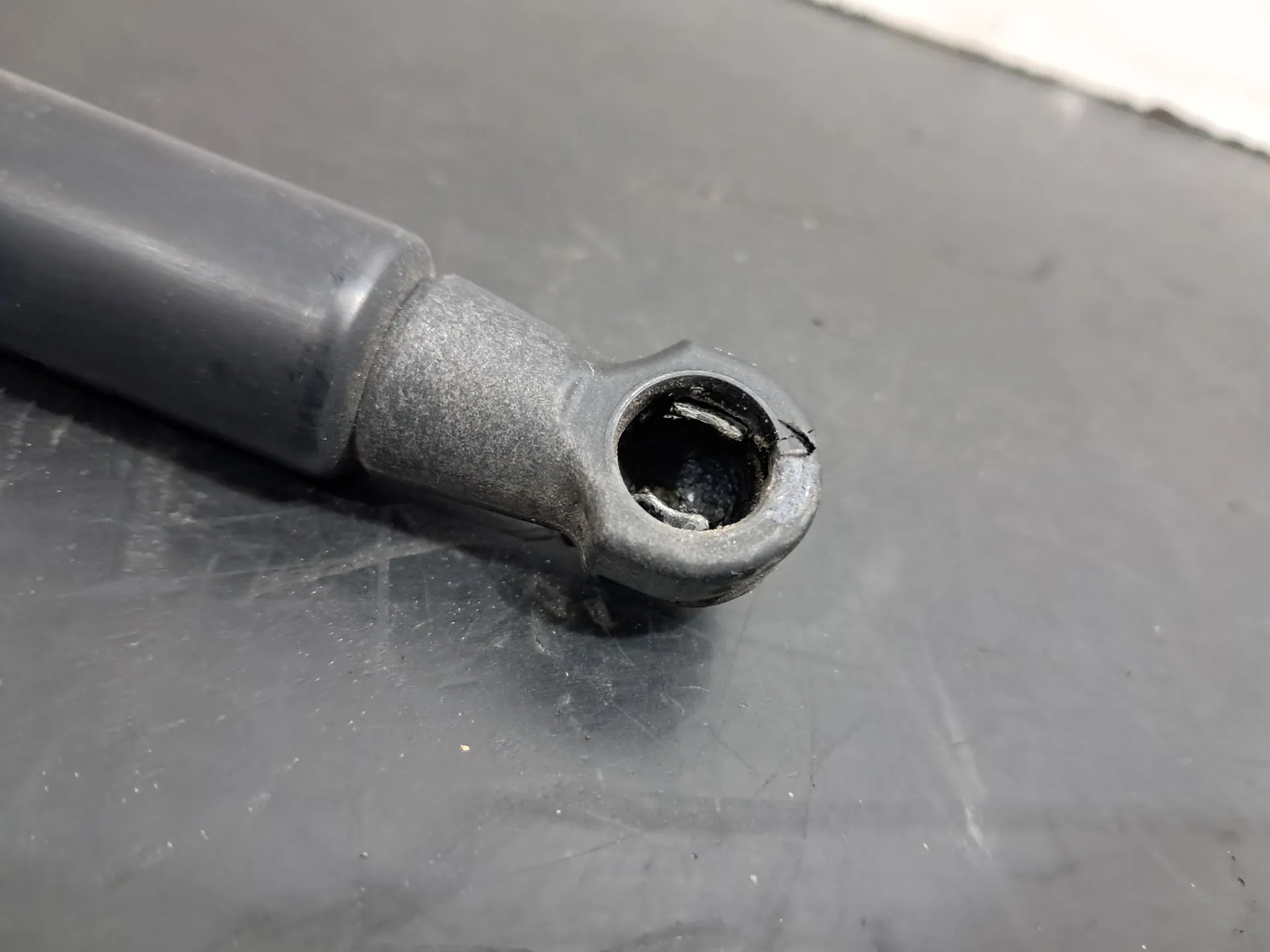 Trunk Shock Absorber NISSAN Qashqai/Qashqai+2 I (J10, JJ10) Imagem-1