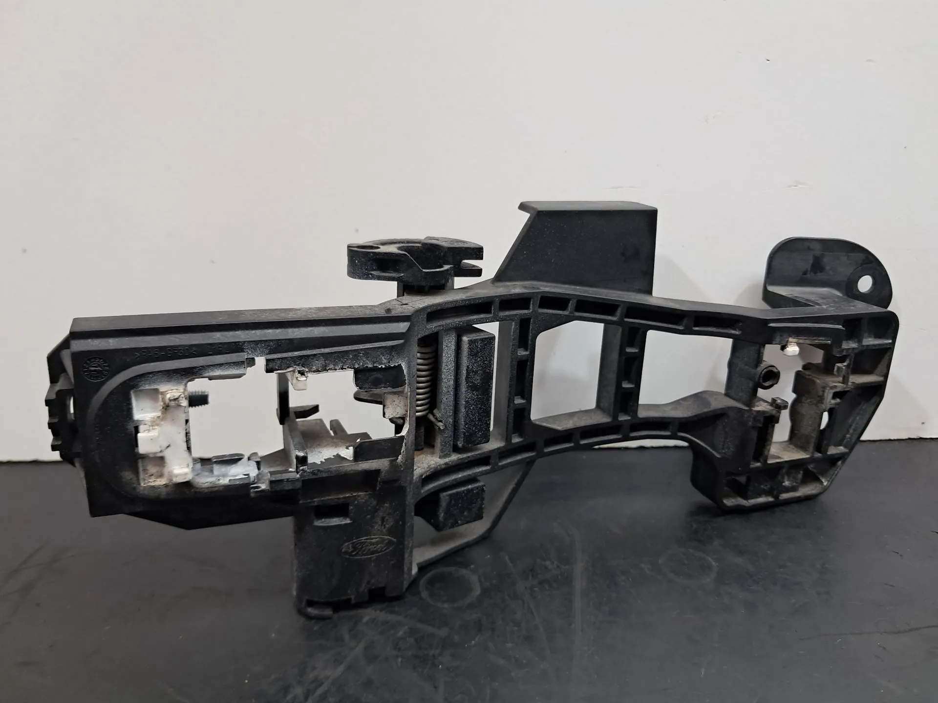 Supporto maniglia porta posteriore sinistra FORD Grand C-Max (DXA/CB7, DXA/CEU)