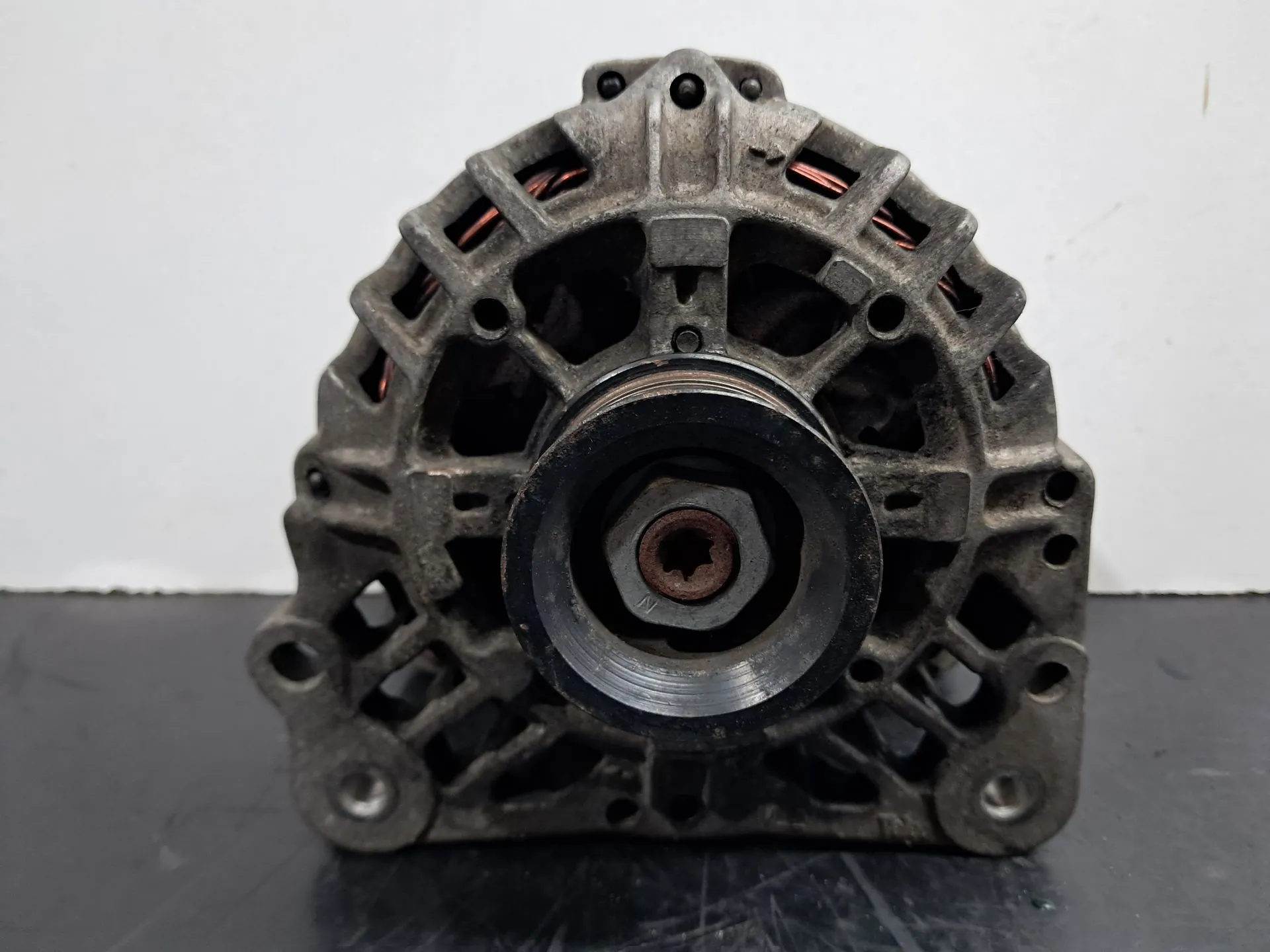 Alternador SEAT Ibiza III (6L1) Imagem-1