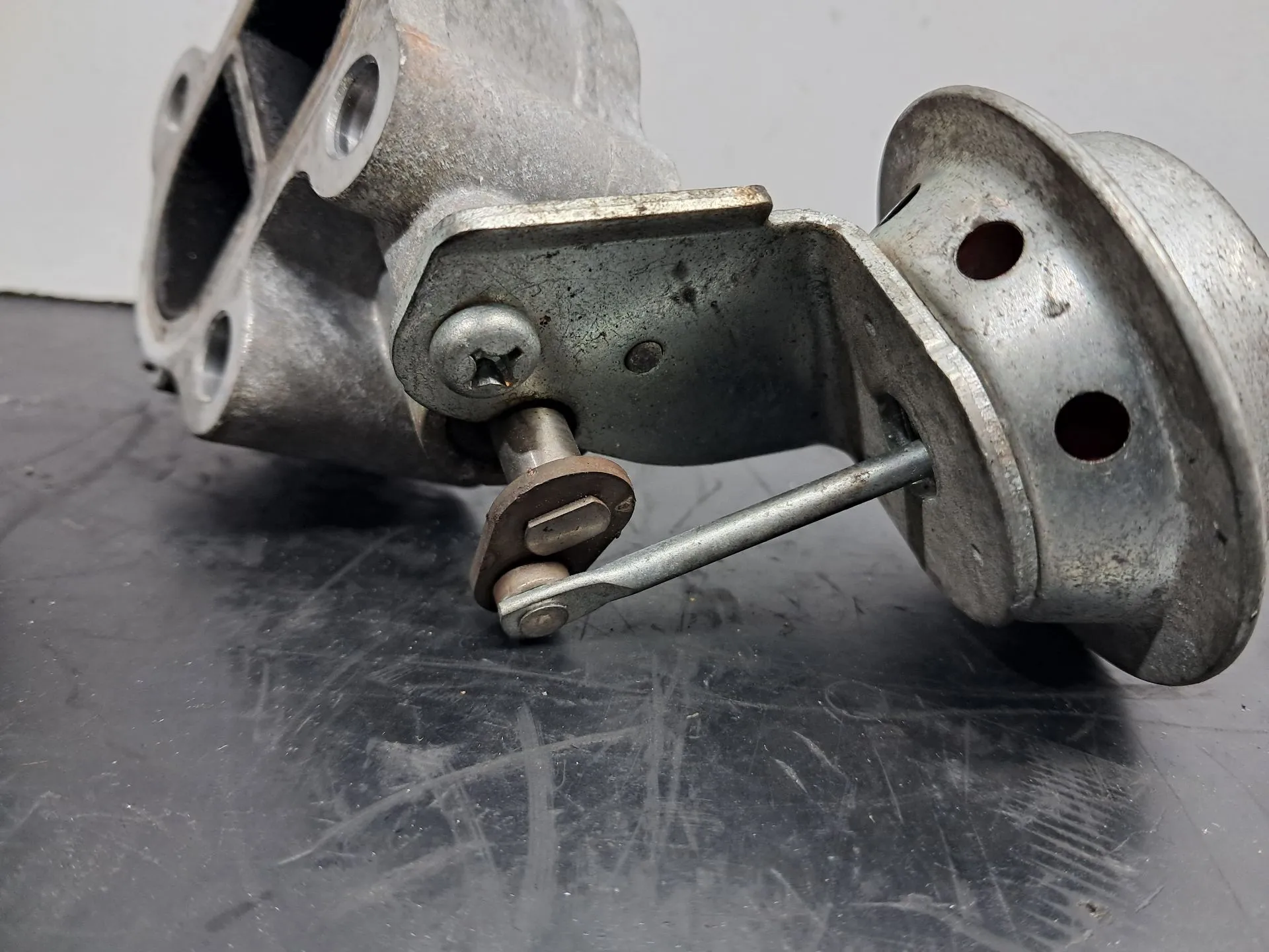 Valve EGR TOYOTA Avensis Sedan (_T27_) Imagem-4